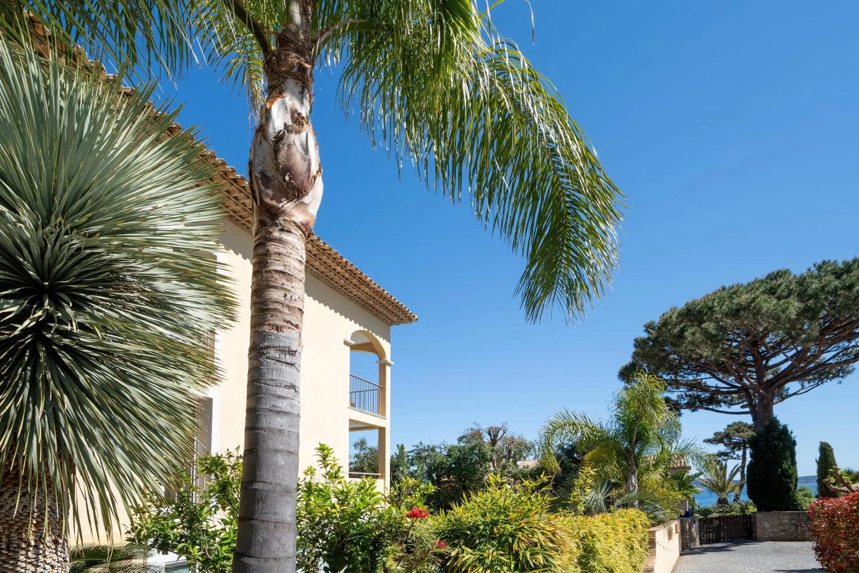 Facade/entrance in Best Western Premier Montfleuri