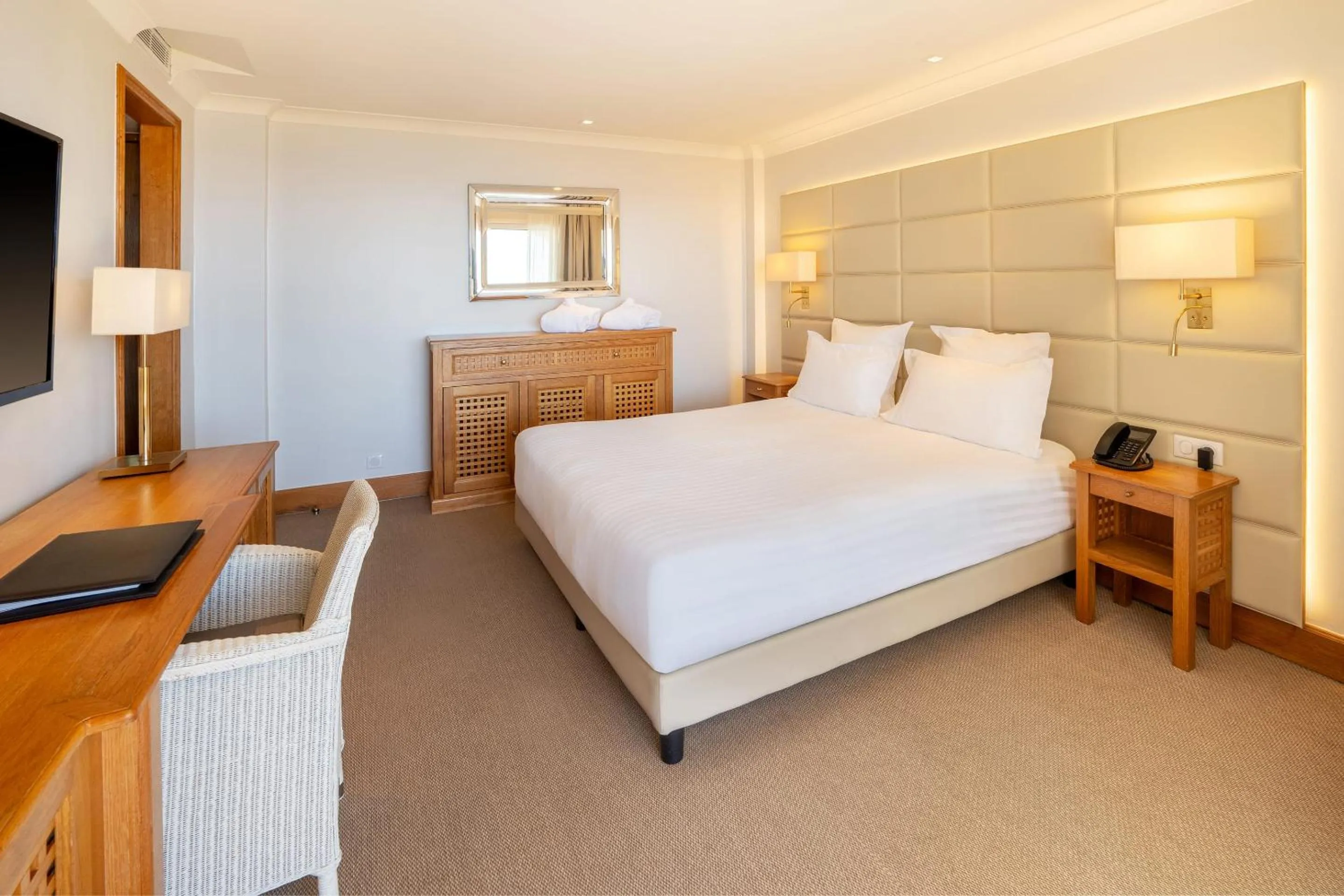 Photo of the whole room, Bed in Best Western Premier Montfleuri