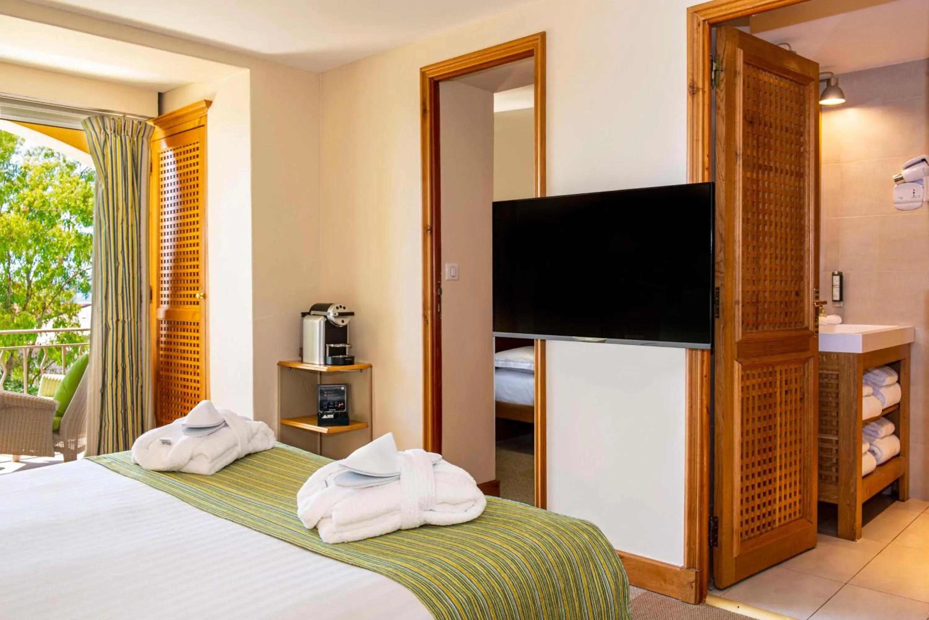 Bedroom, Bed in Best Western Premier Montfleuri Bedroom, Bed in Best Western Premier Montfleuri