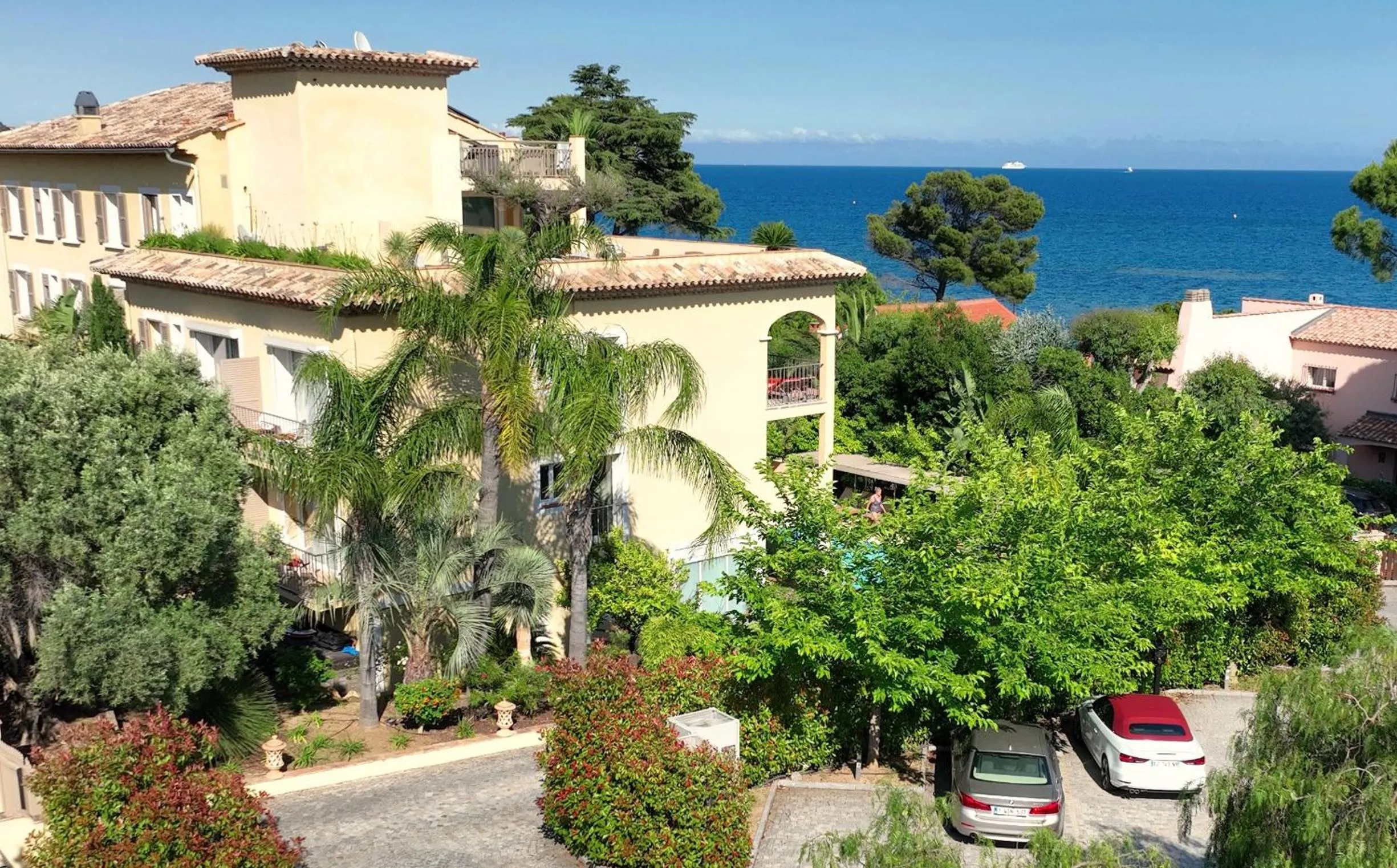 Property building in Best Western Premier Montfleuri