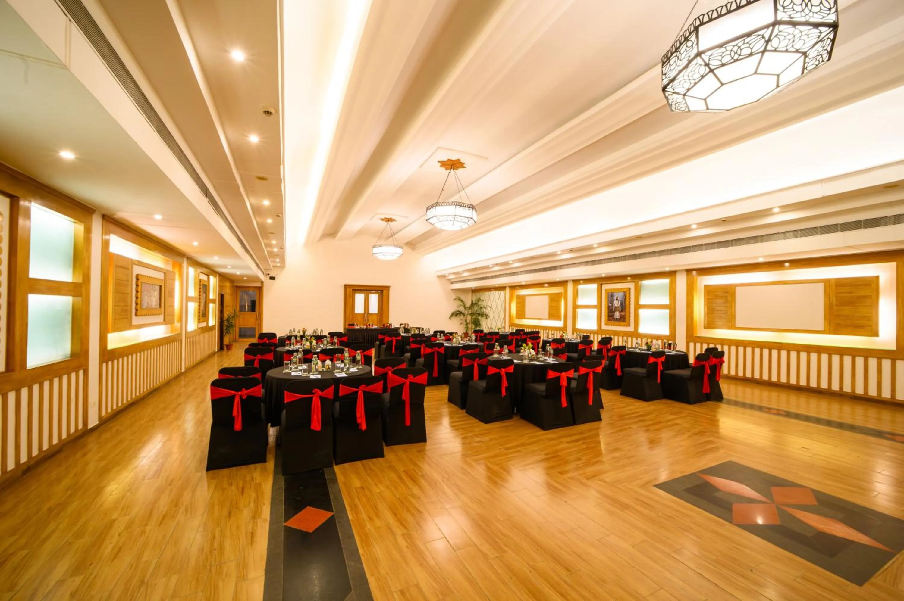 Banquet/Function facilities in Sinclairs Siliguri