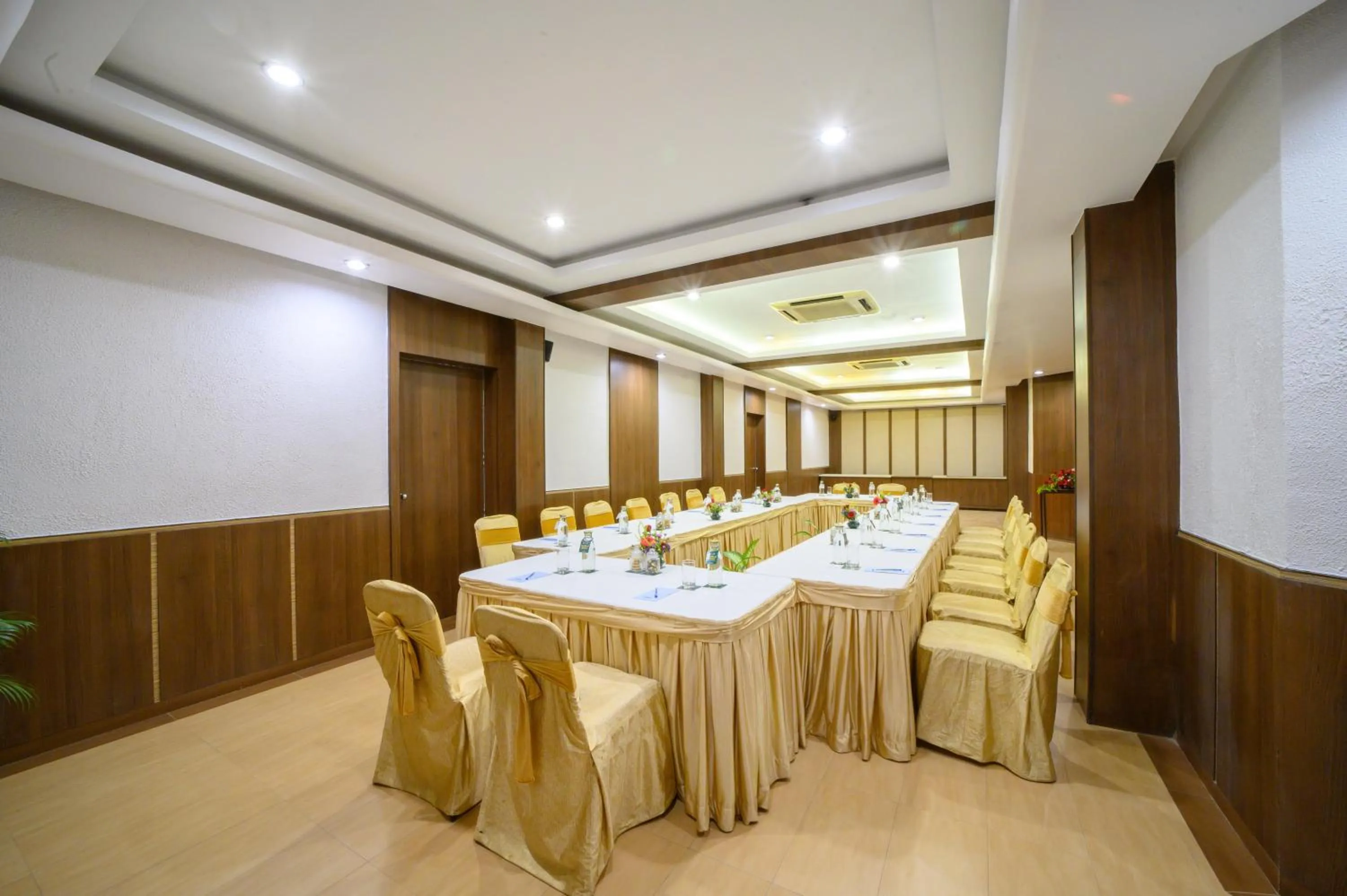 Banquet/Function facilities in Sinclairs Siliguri