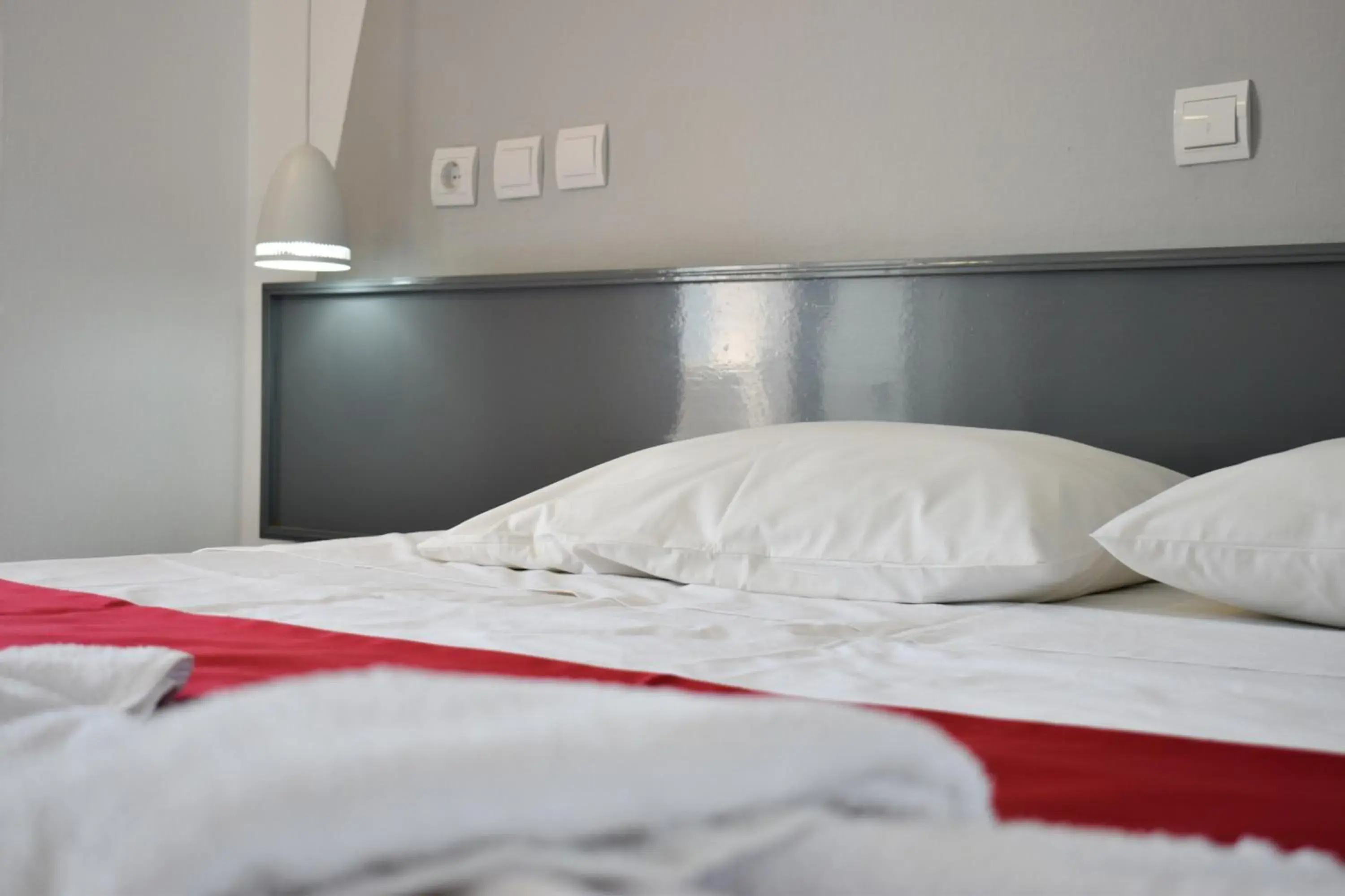 Bed in Oleander Studios Bed in Oleander Studios