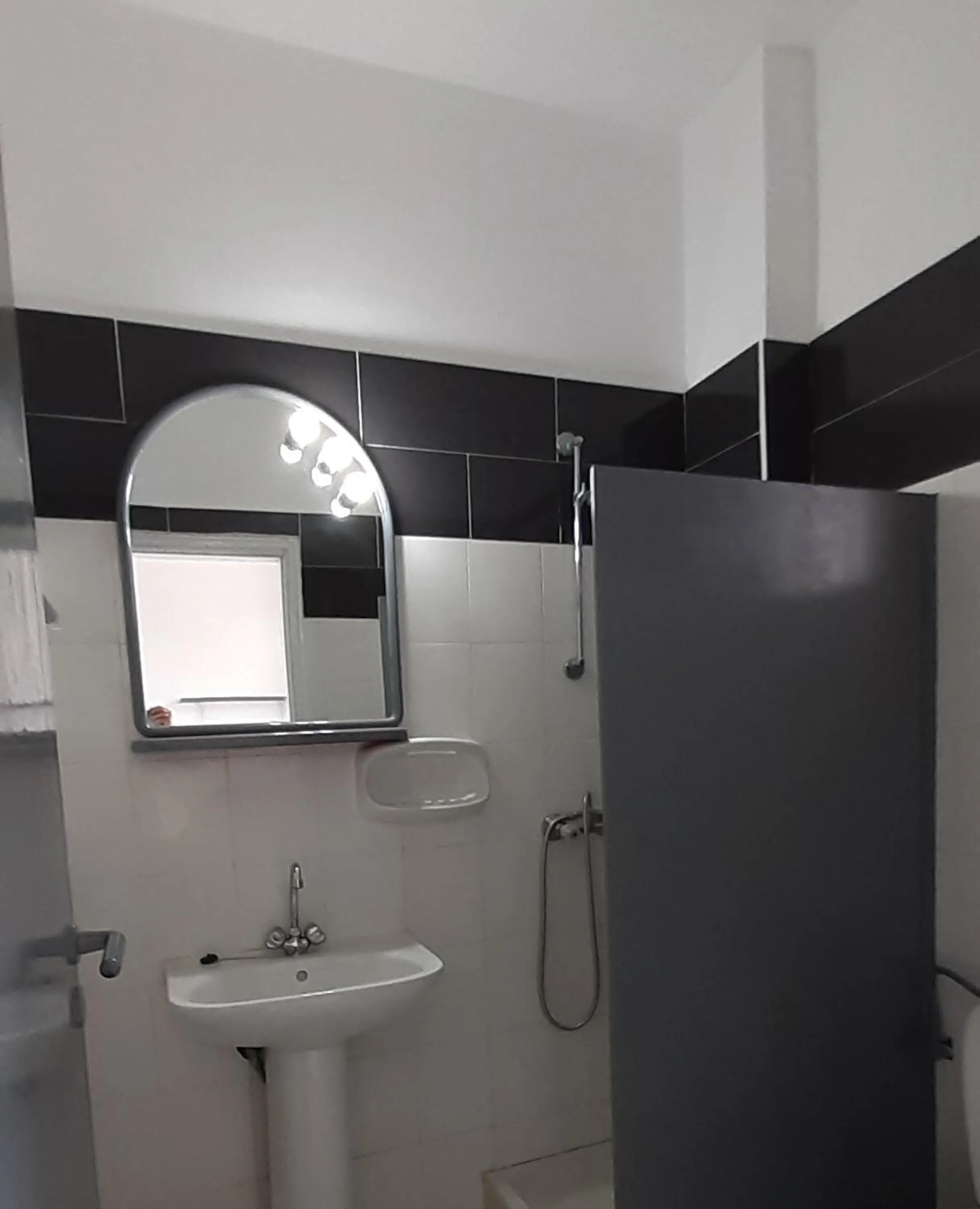 Bathroom in Oleander Studios