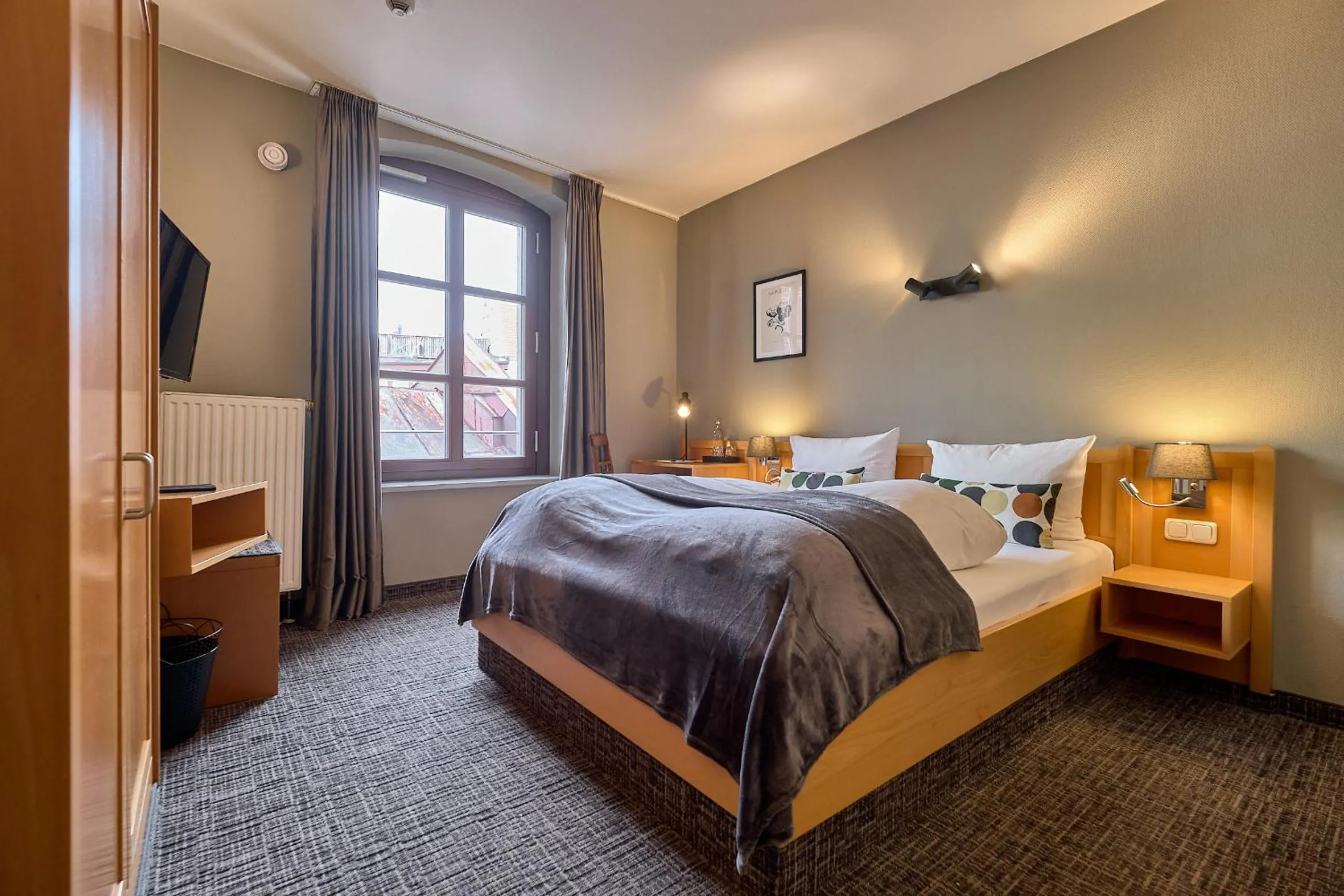 Bedroom, Bed in Hotel Roter Hahn