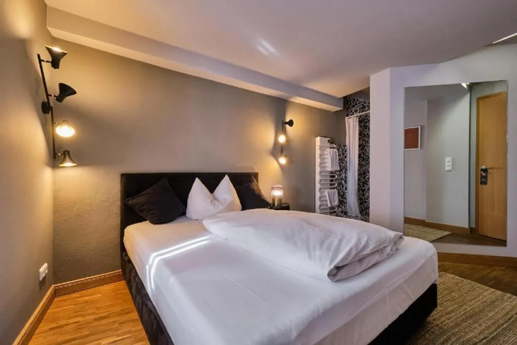 Bed in Hotel Roter Hahn