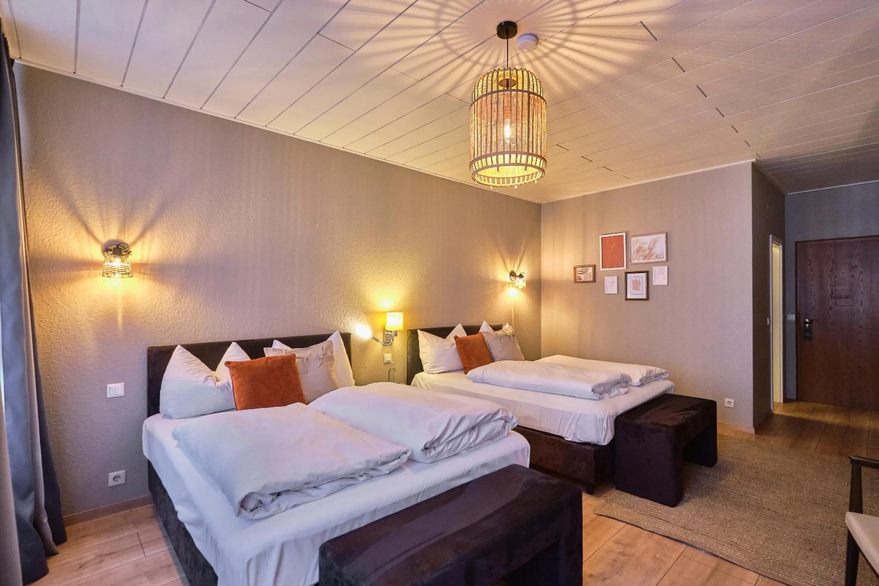 Bedroom, Bed in Hotel Roter Hahn