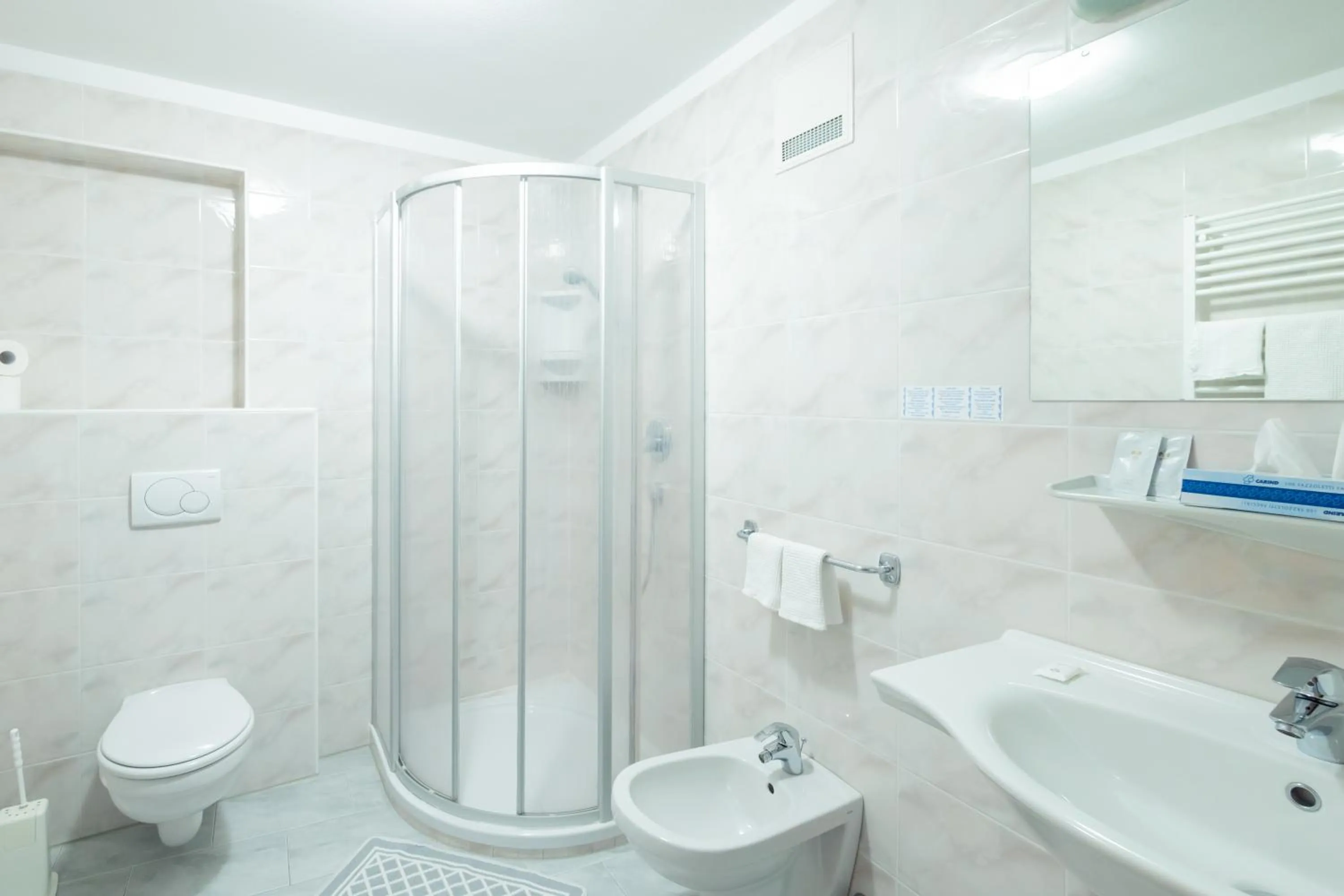 Shower in Gasthof Teiser Stern