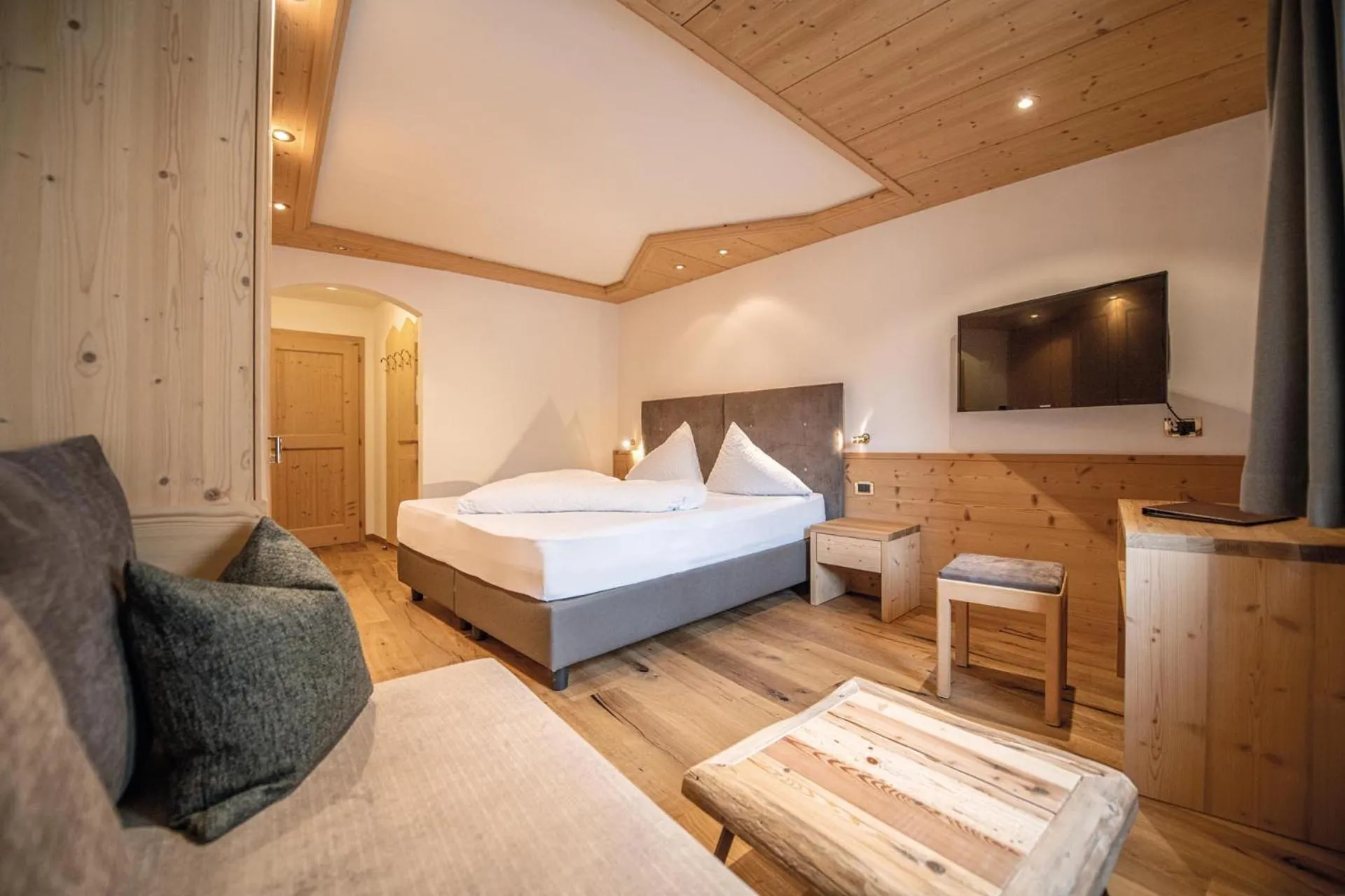 Photo of the whole room, Bed in Gasthof Teiser Stern