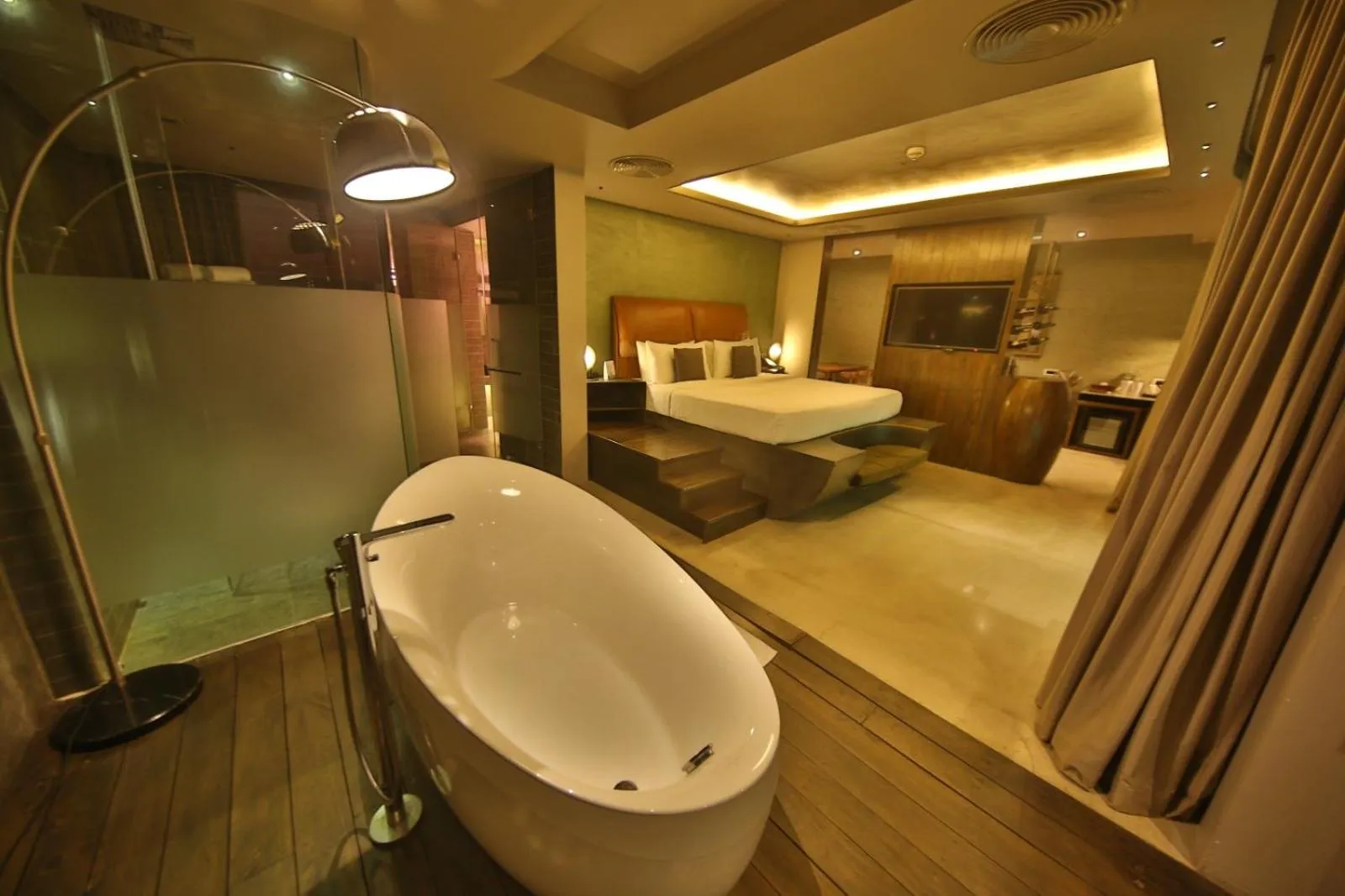 Shower in Pledge Scape