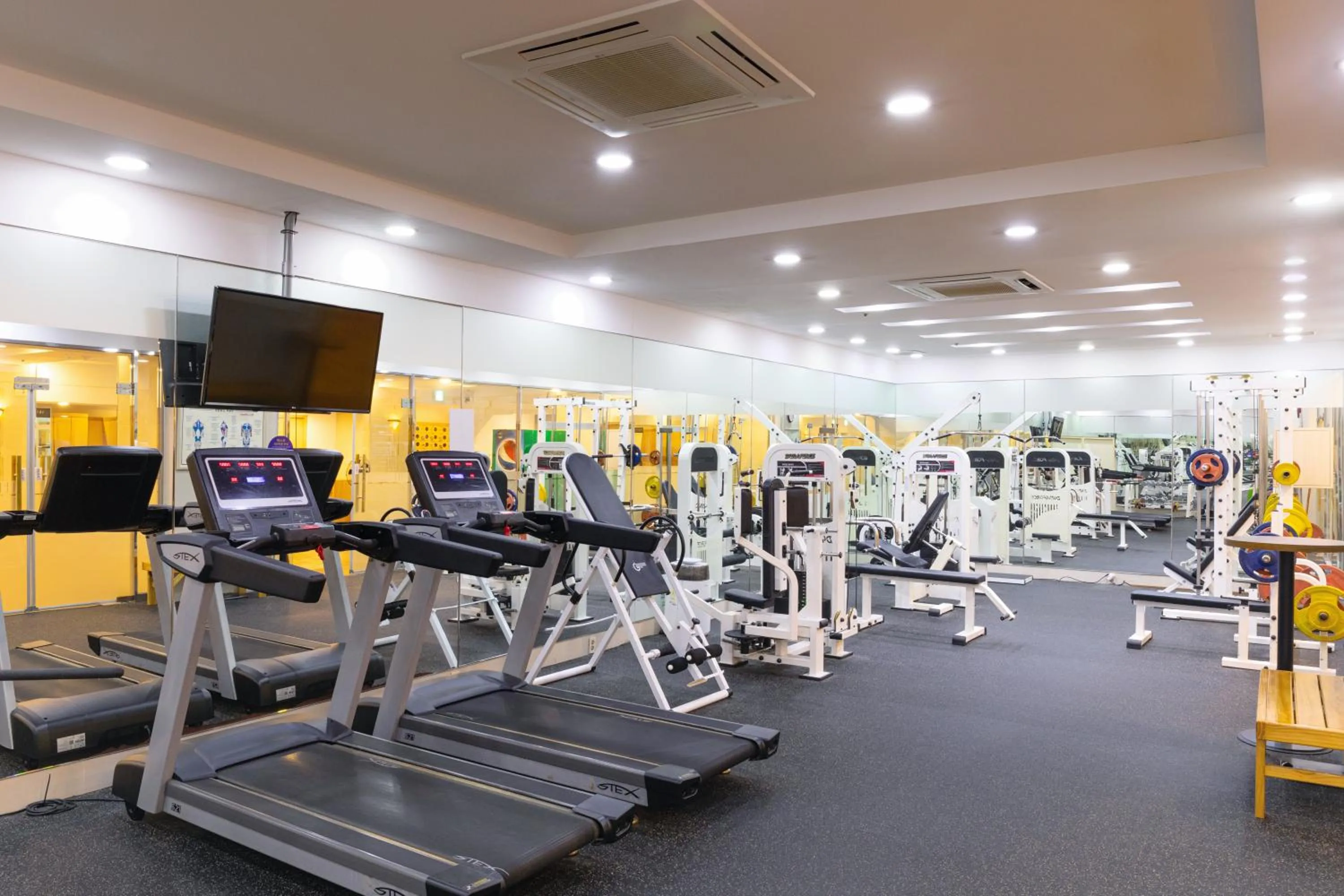 Fitness centre/facilities in Sono Belle Jeju