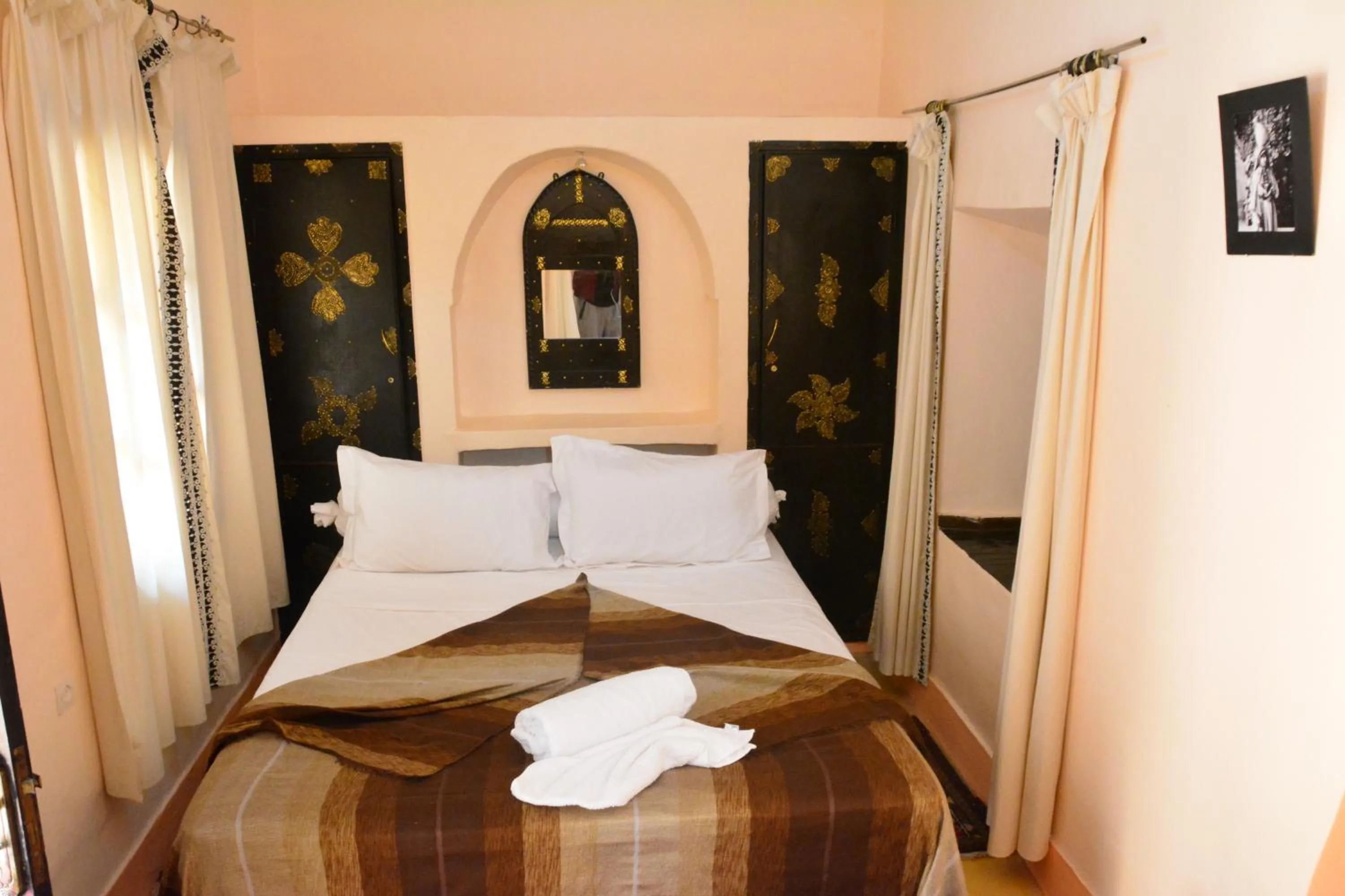 Double Room in Auberge Ayam Atlas- pool 10mn away