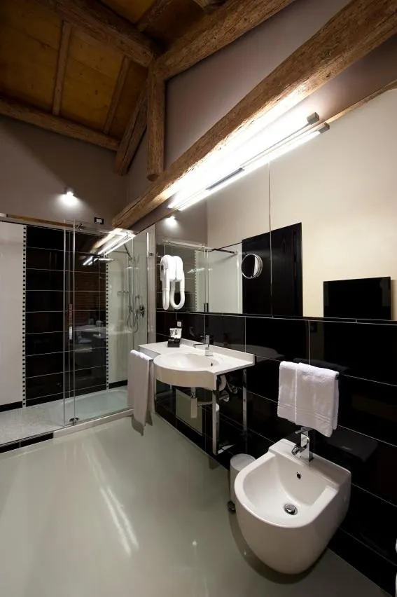 Bathroom in Villa Solaris Hotel & Residence