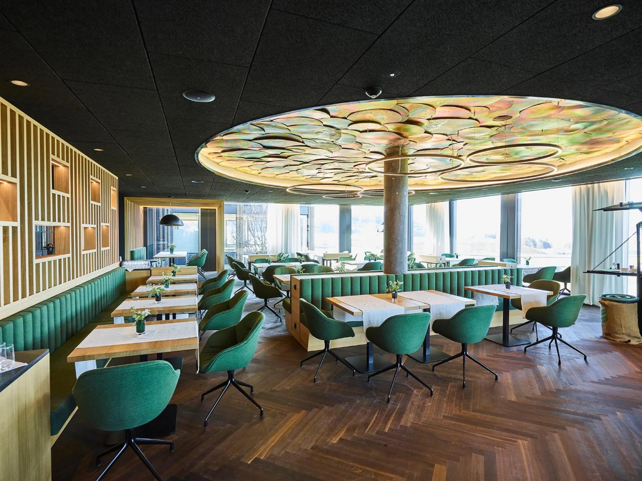 Restaurant/places to eat in Hotel von Rotz