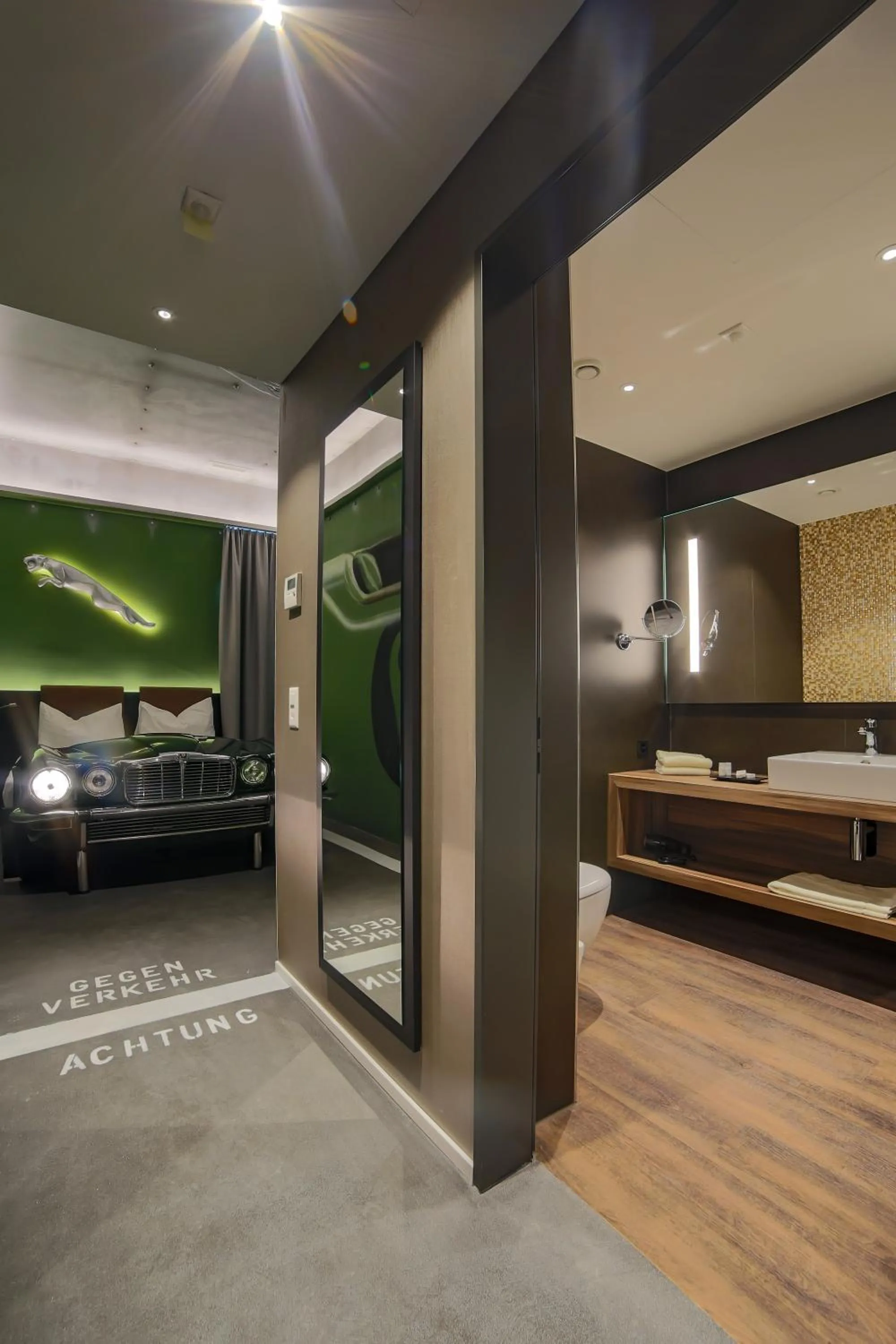 Bed in Self Check-in Hotel von Rotz