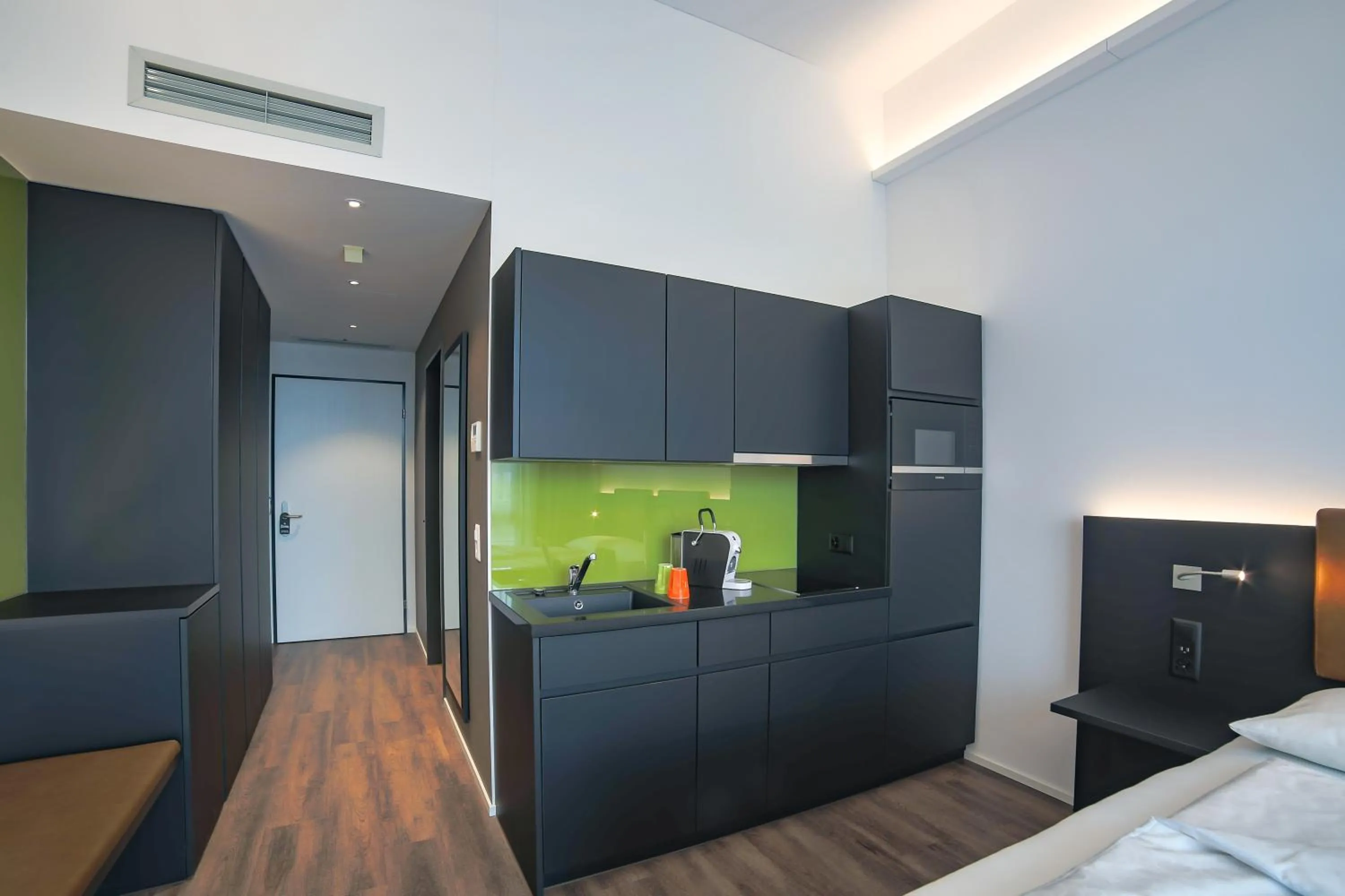 Bed in Self Check-in Hotel von Rotz