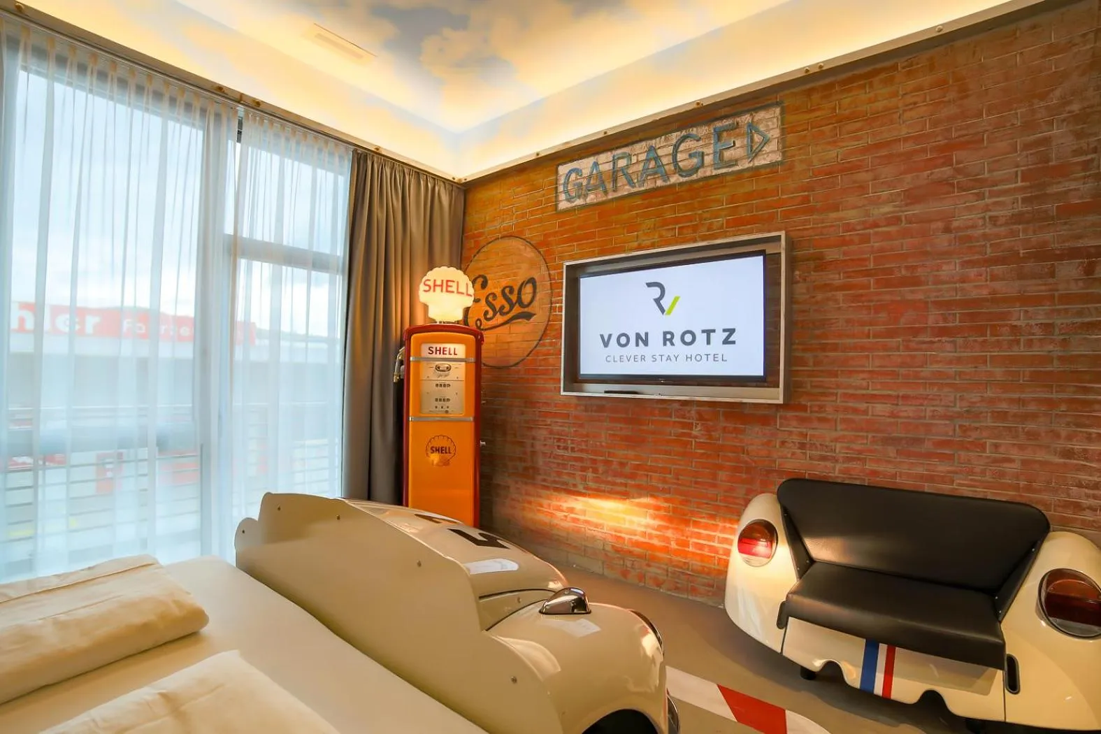 Bed in Hotel von Rotz