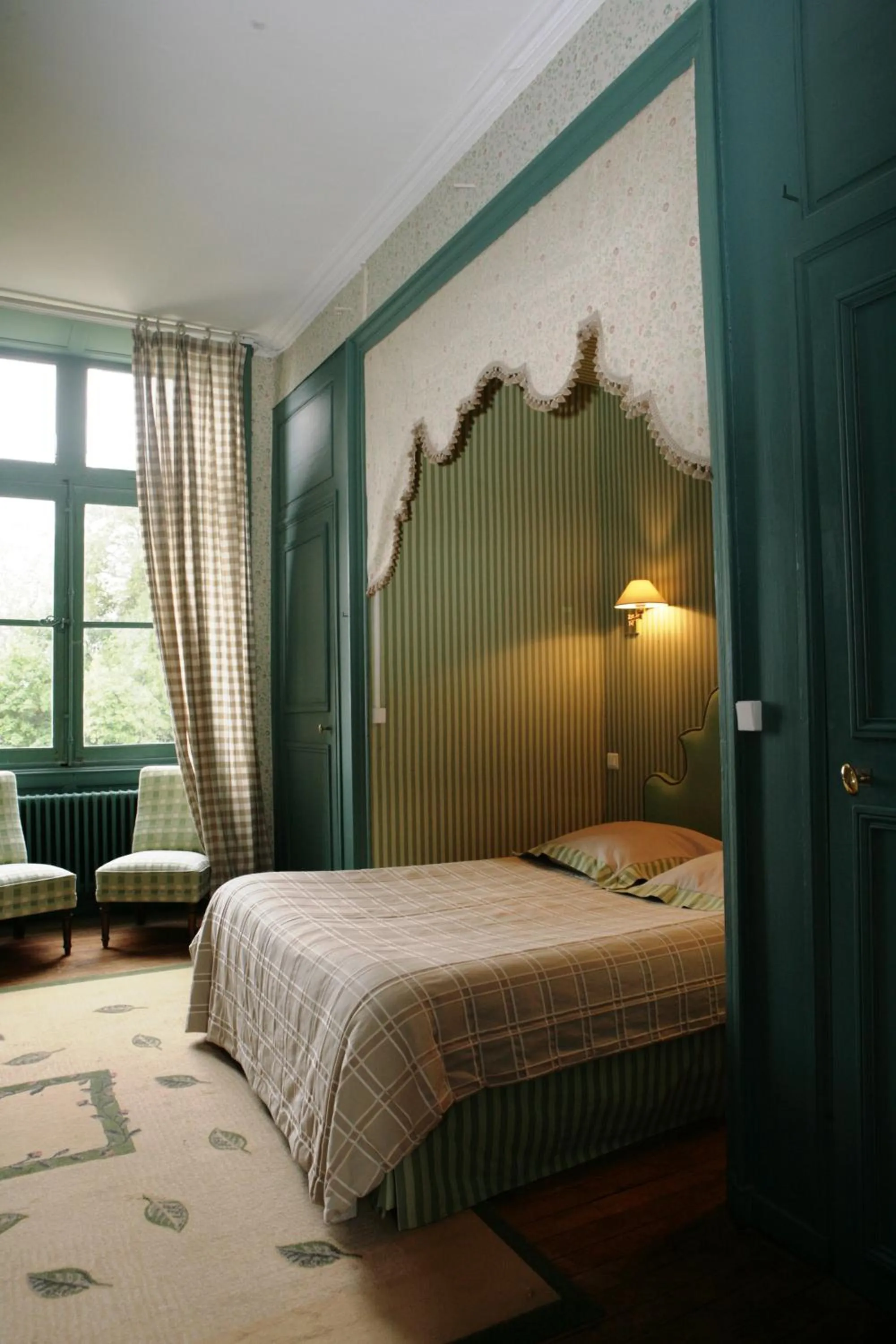 Photo of the whole room, Bed in Domaine De Villeray