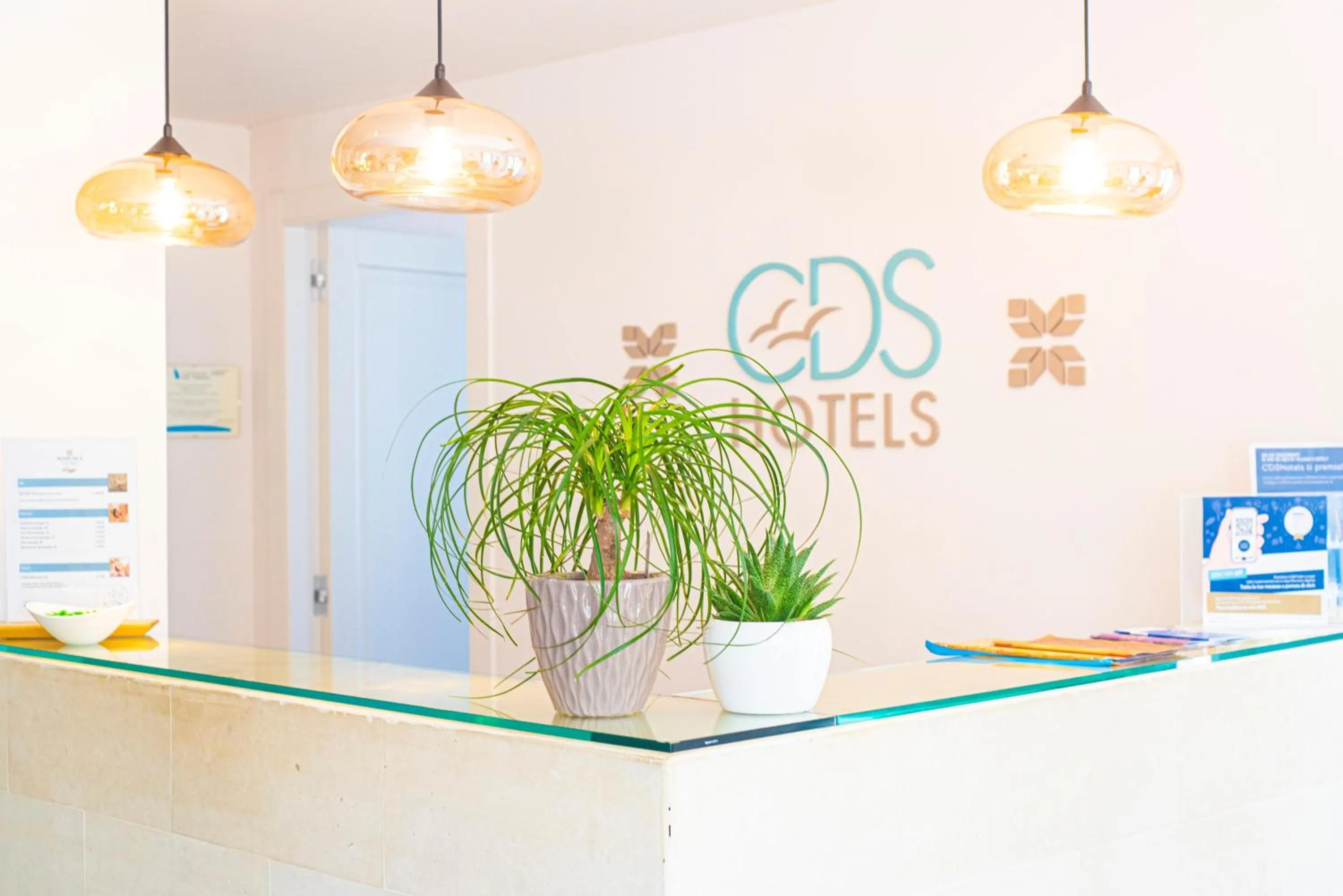 Lobby or reception in Marenea Suite Hotel - CDSHotels