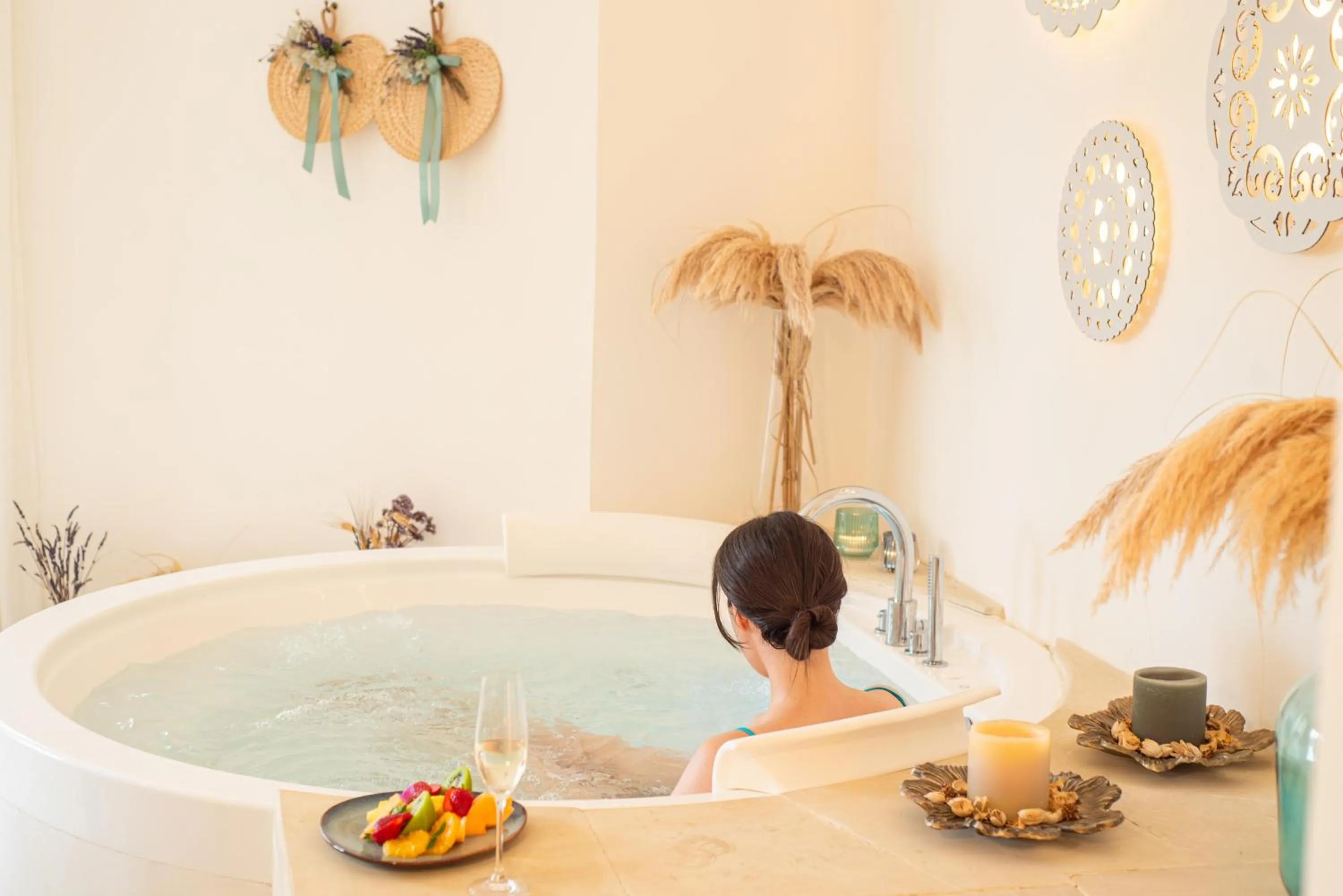 Hot Tub in Marenea Suite Hotel - CDSHotels