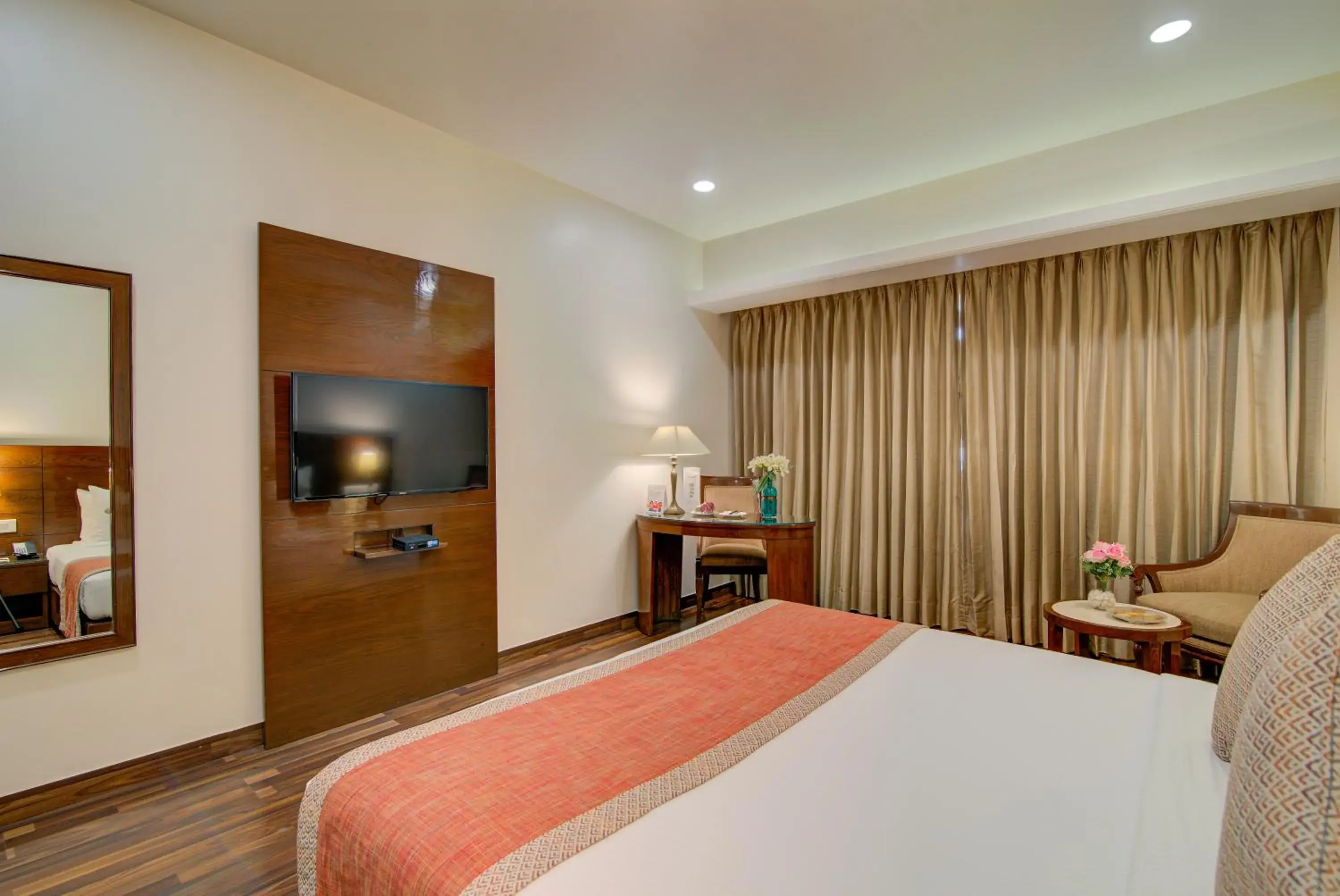 Bedroom, Bed in Hotel Home In By Amrik Sukhdev Bedroom, Bed in Hotel Home In By Amrik Sukhdev