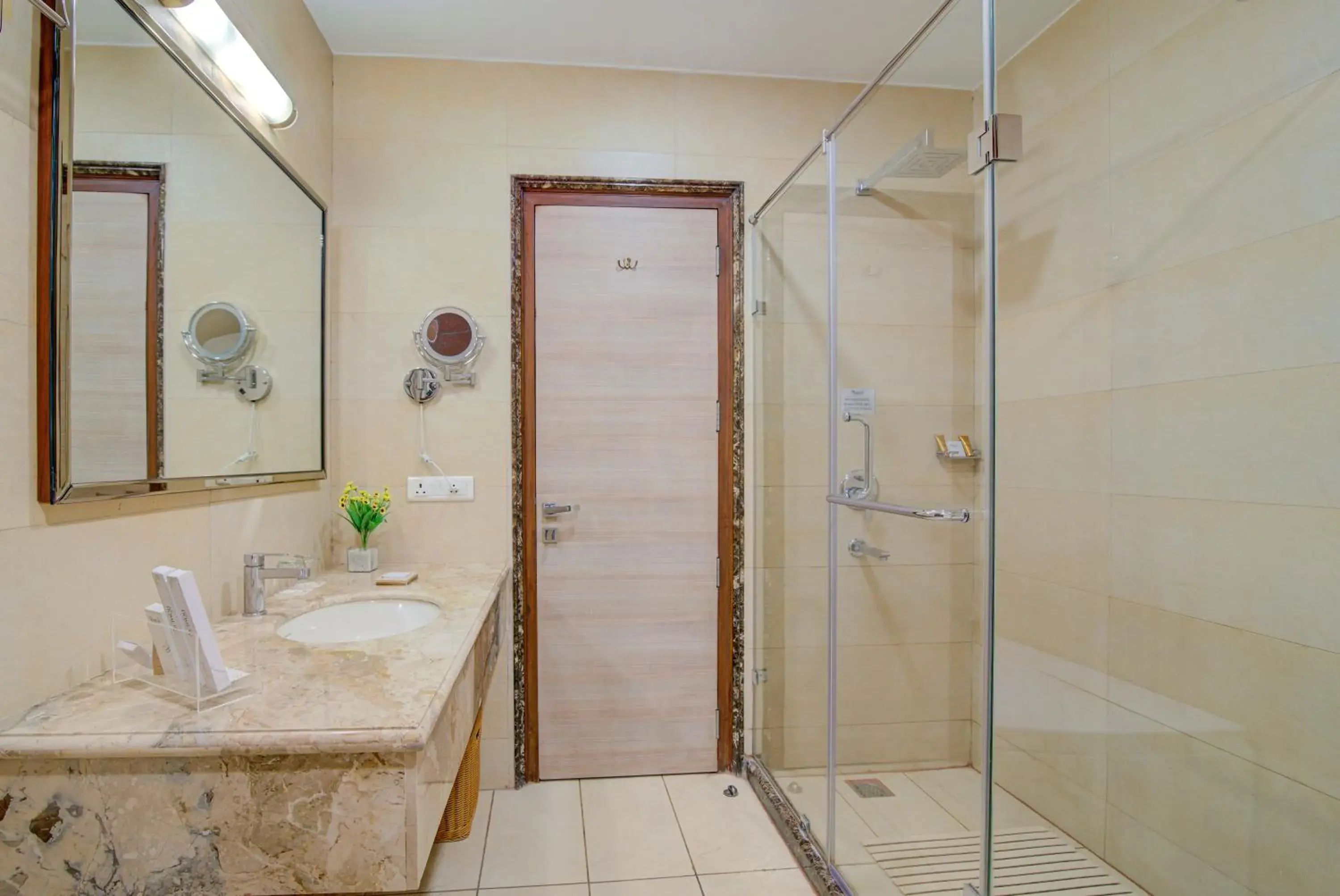 Bathroom in Hotel Home In By Amrik Sukhdev Bathroom in Hotel Home In By Amrik Sukhdev