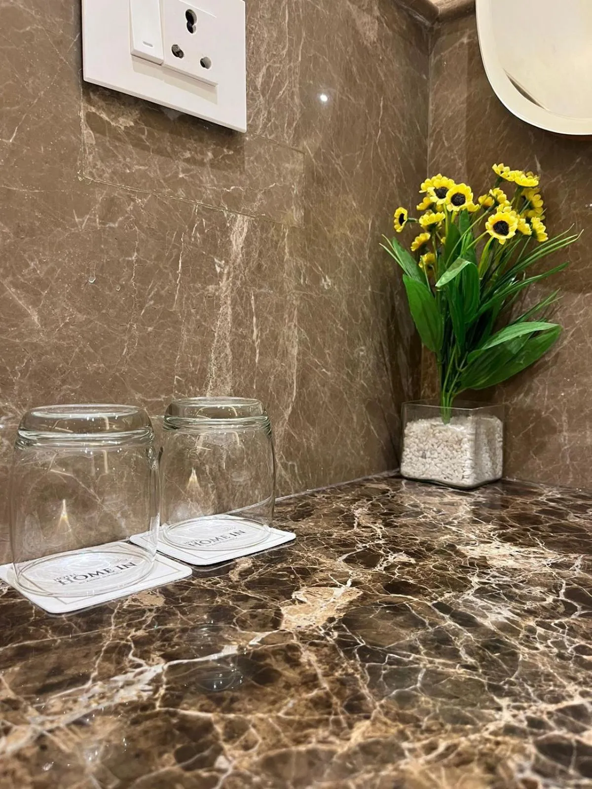 Area and facilities in Hotel Home In By Amrik Sukhdev