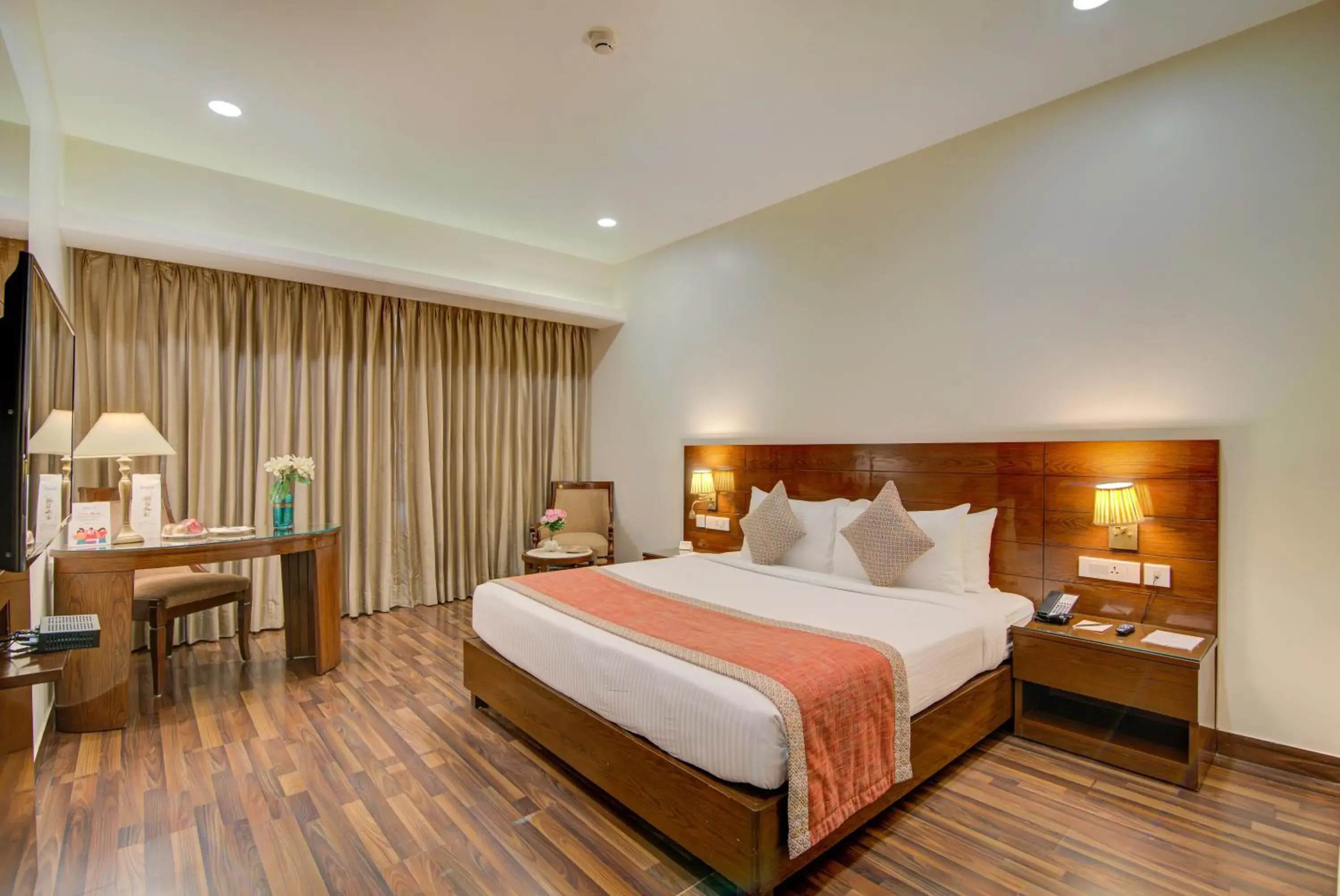 Bedroom, Bed in Hotel Home In By Amrik Sukhdev Bedroom, Bed in Hotel Home In By Amrik Sukhdev