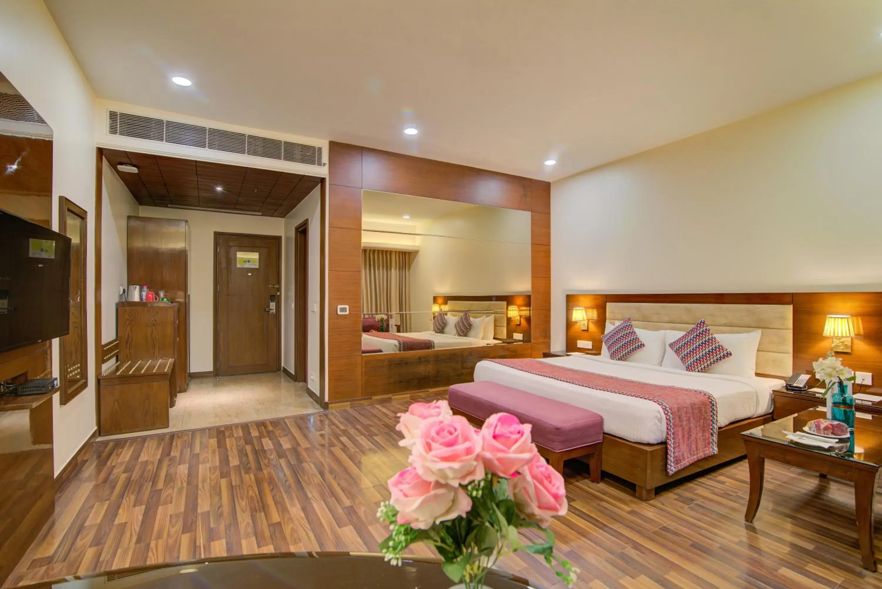 Bedroom, Bed in Hotel Home In By Amrik Sukhdev Bedroom, Bed in Hotel Home In By Amrik Sukhdev