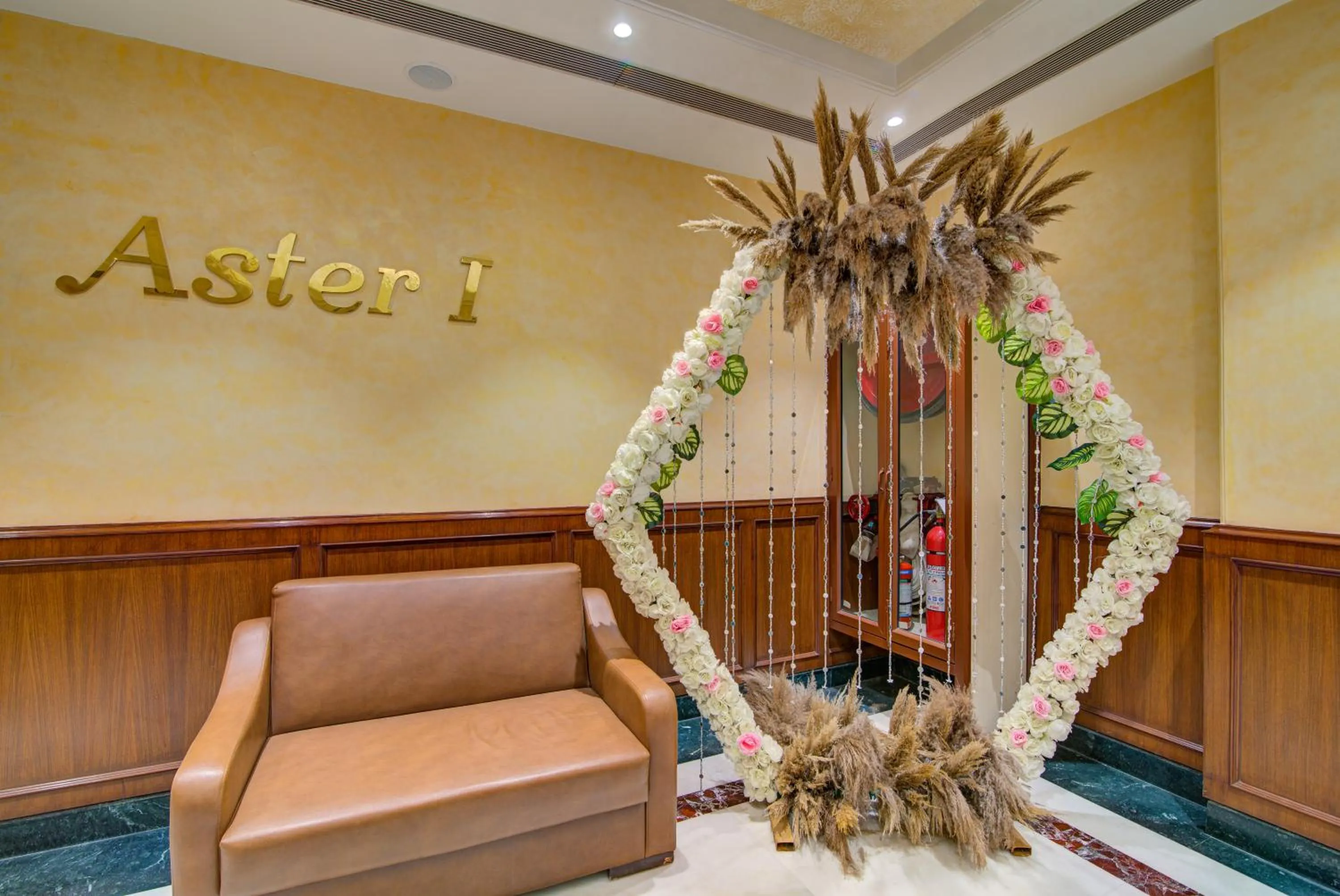 Seating area in Hotel Home In By Amrik Sukhdev