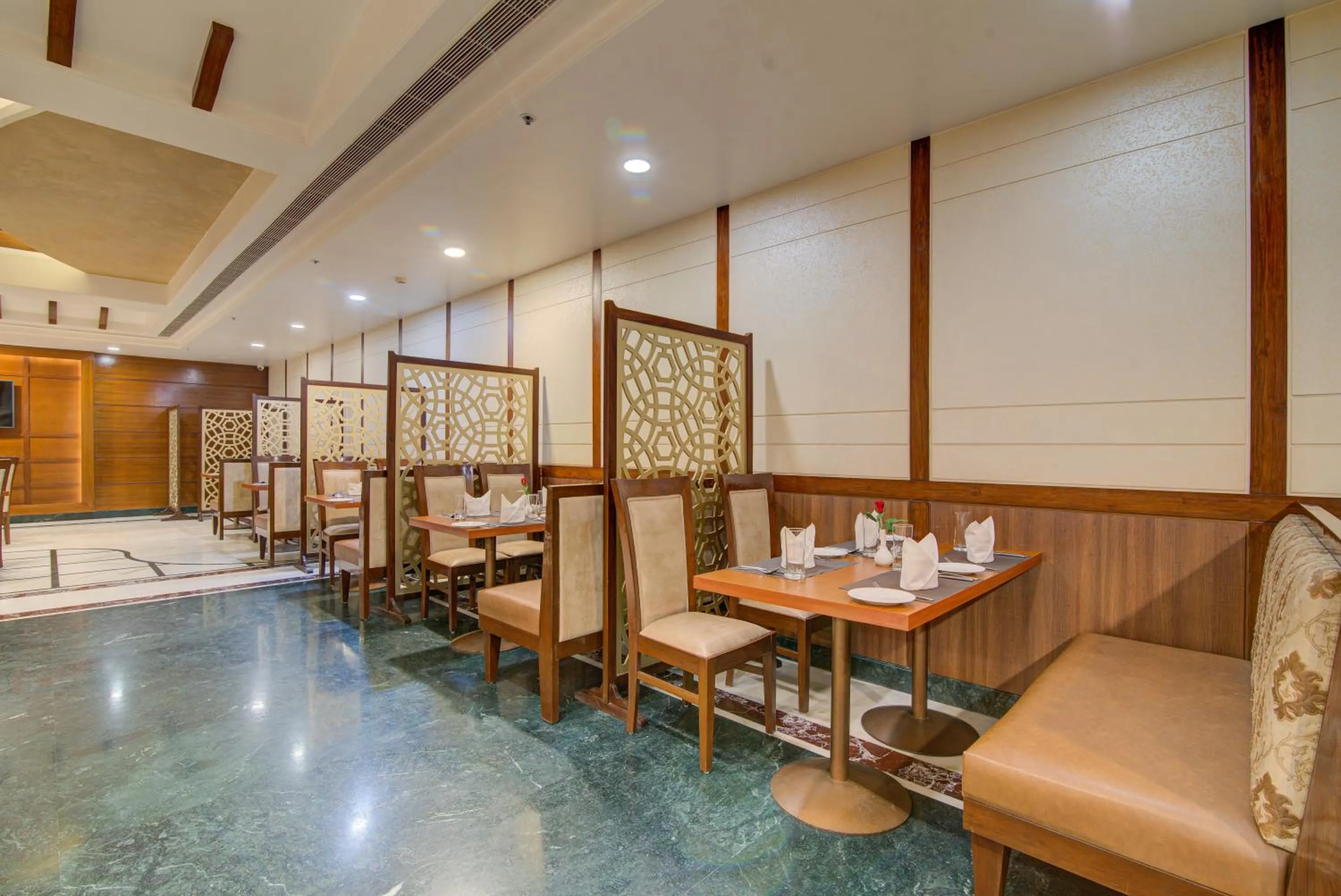 Restaurant/places to eat in Hotel Home In By Amrik Sukhdev