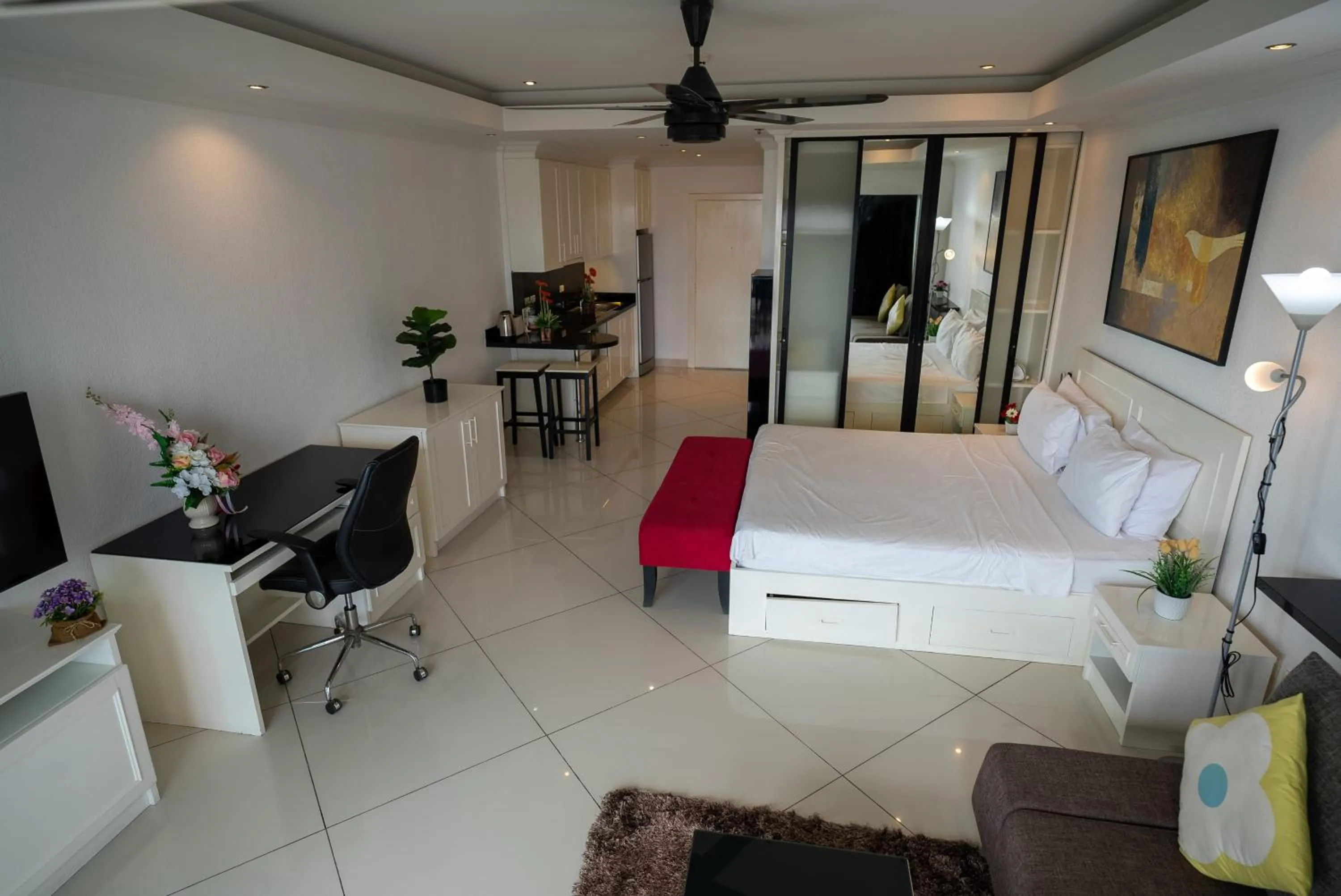 Bed in VTSIX at View Talay 6