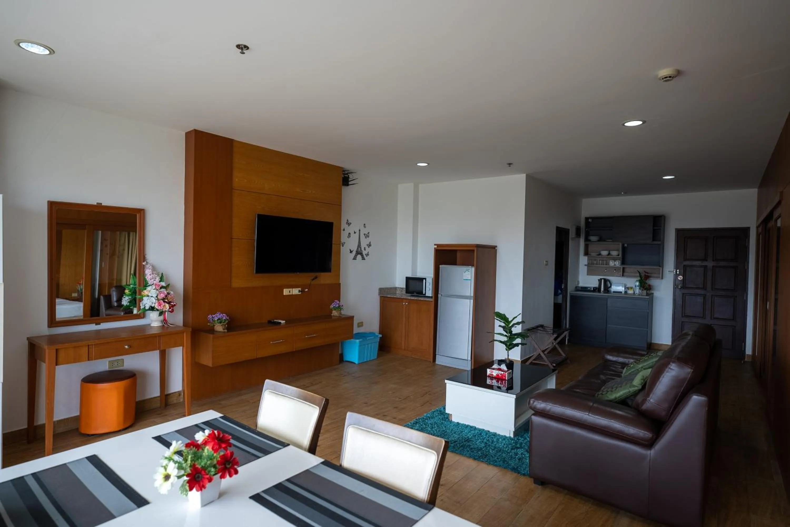 Living room in VTSIX at View Talay 6