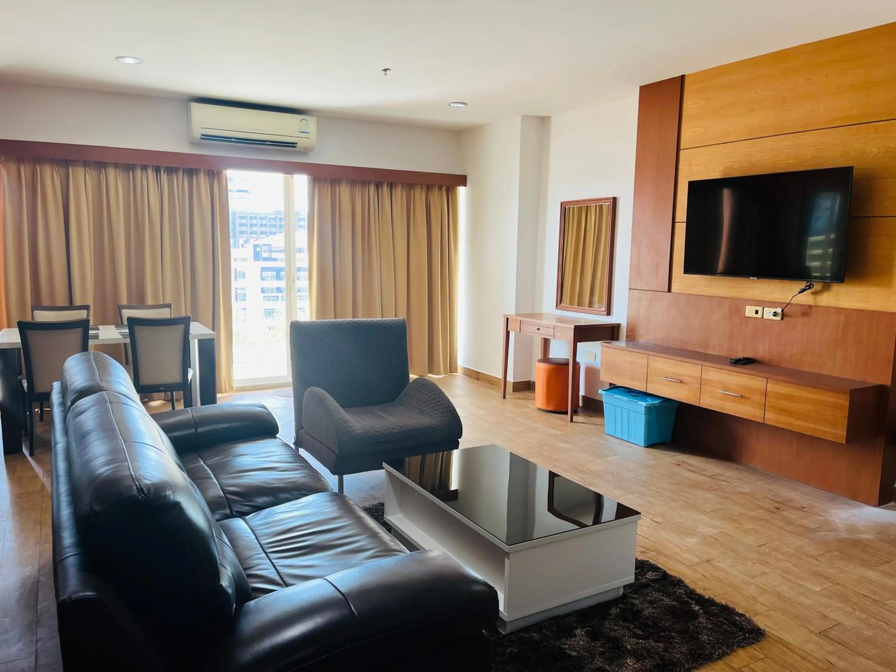 VTSIX at View Talay 6