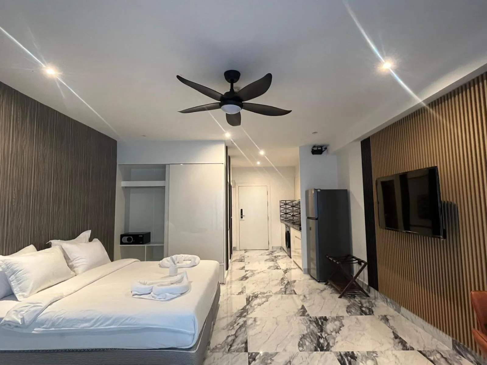 Bed in VTSIX at View Talay 6