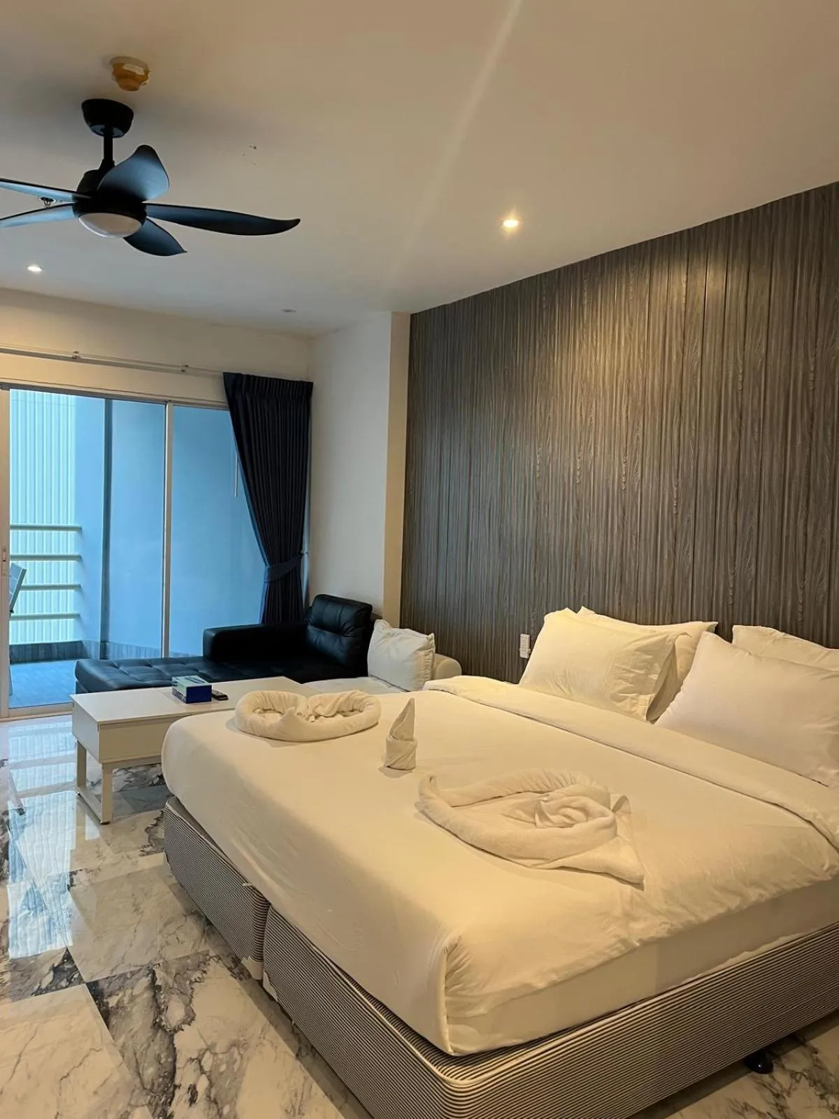 Bed in VTSIX at View Talay 6