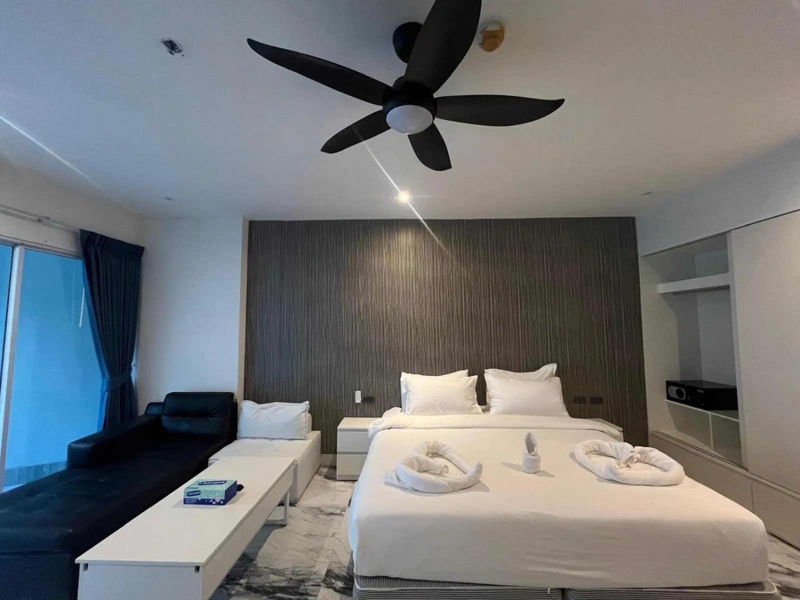 Bed in VTSIX at View Talay 6