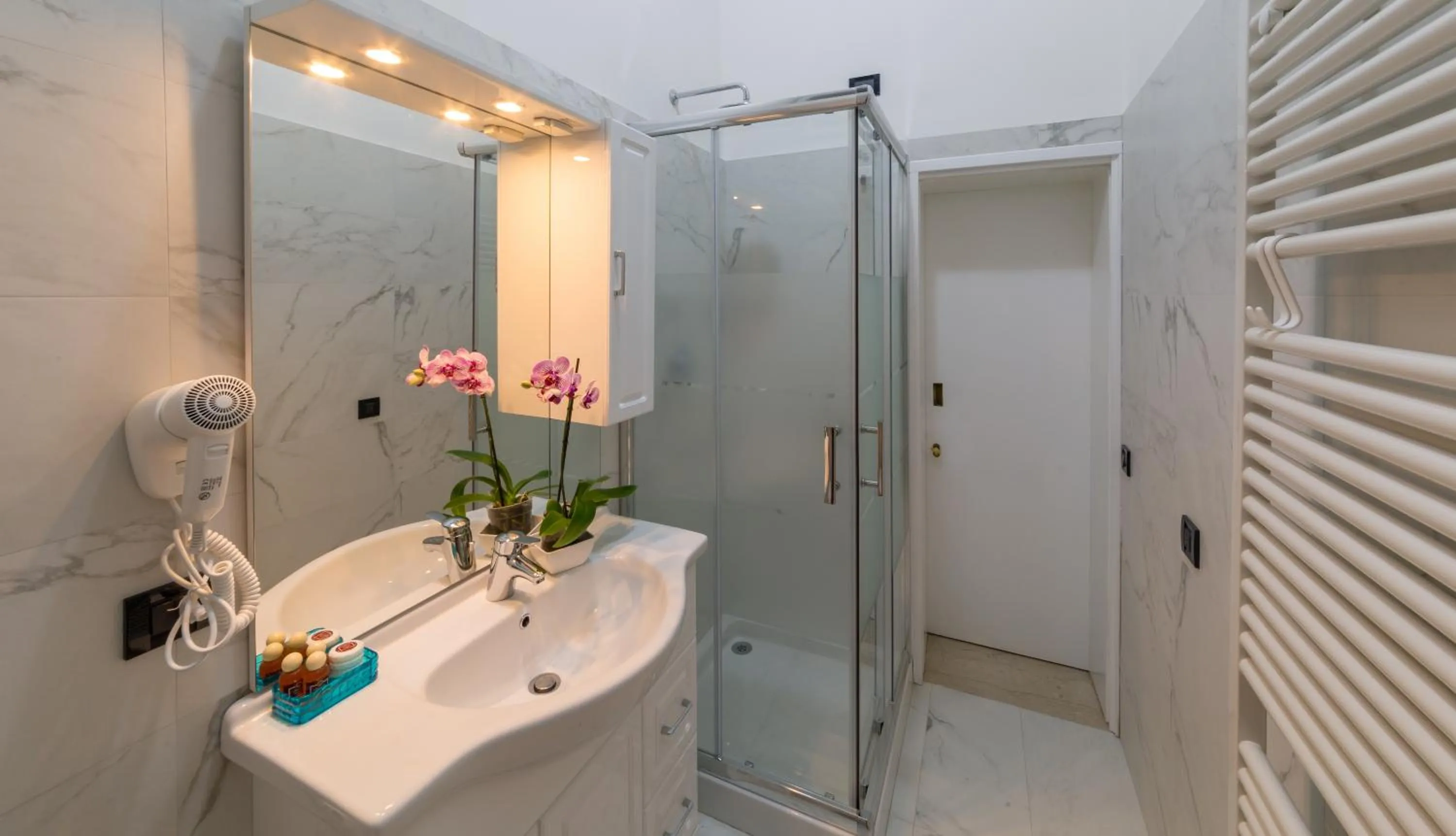 Shower in Venice Luxury -Friendly Venice Suites