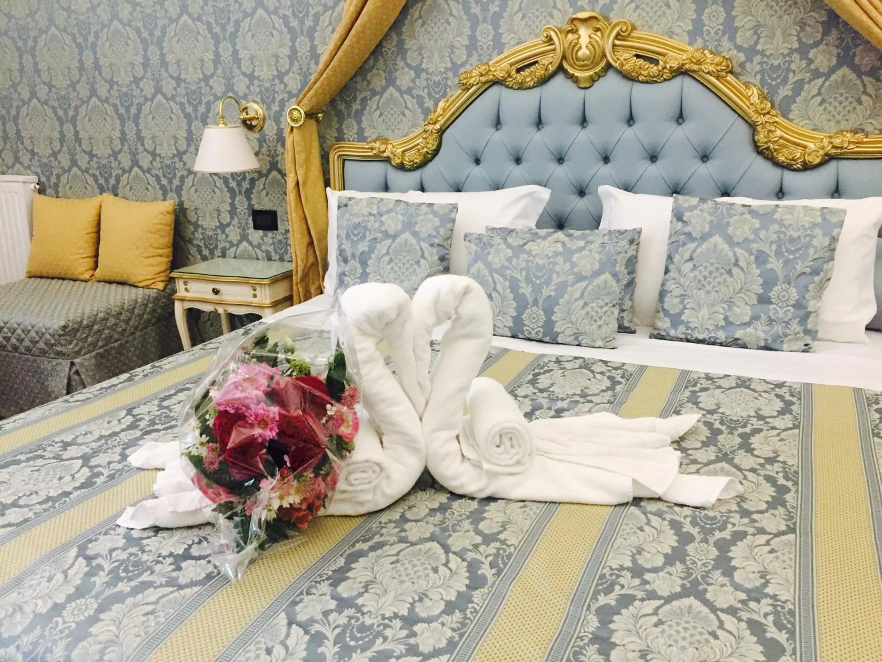 Bed in Venice Luxury -Friendly Venice Suites