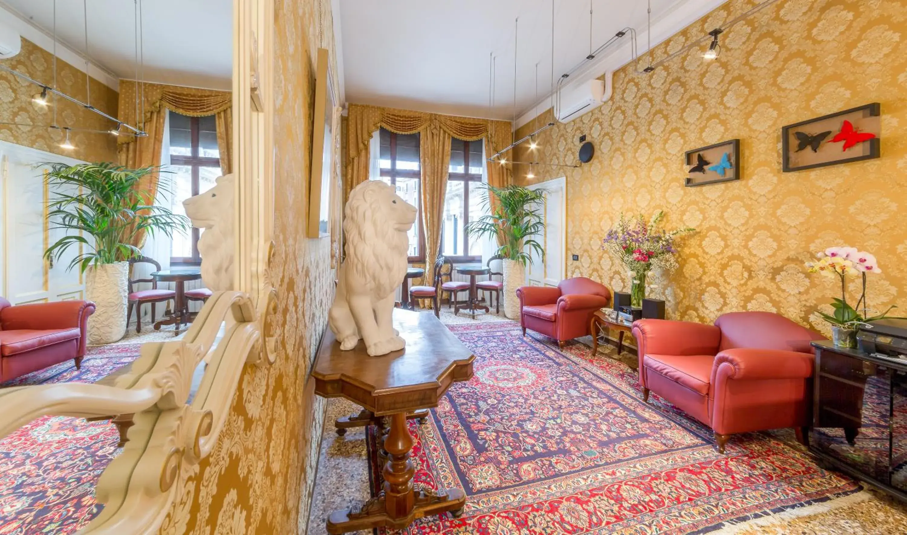 Lobby or reception in Friendly Venice Suites Lobby or reception in Friendly Venice Suites