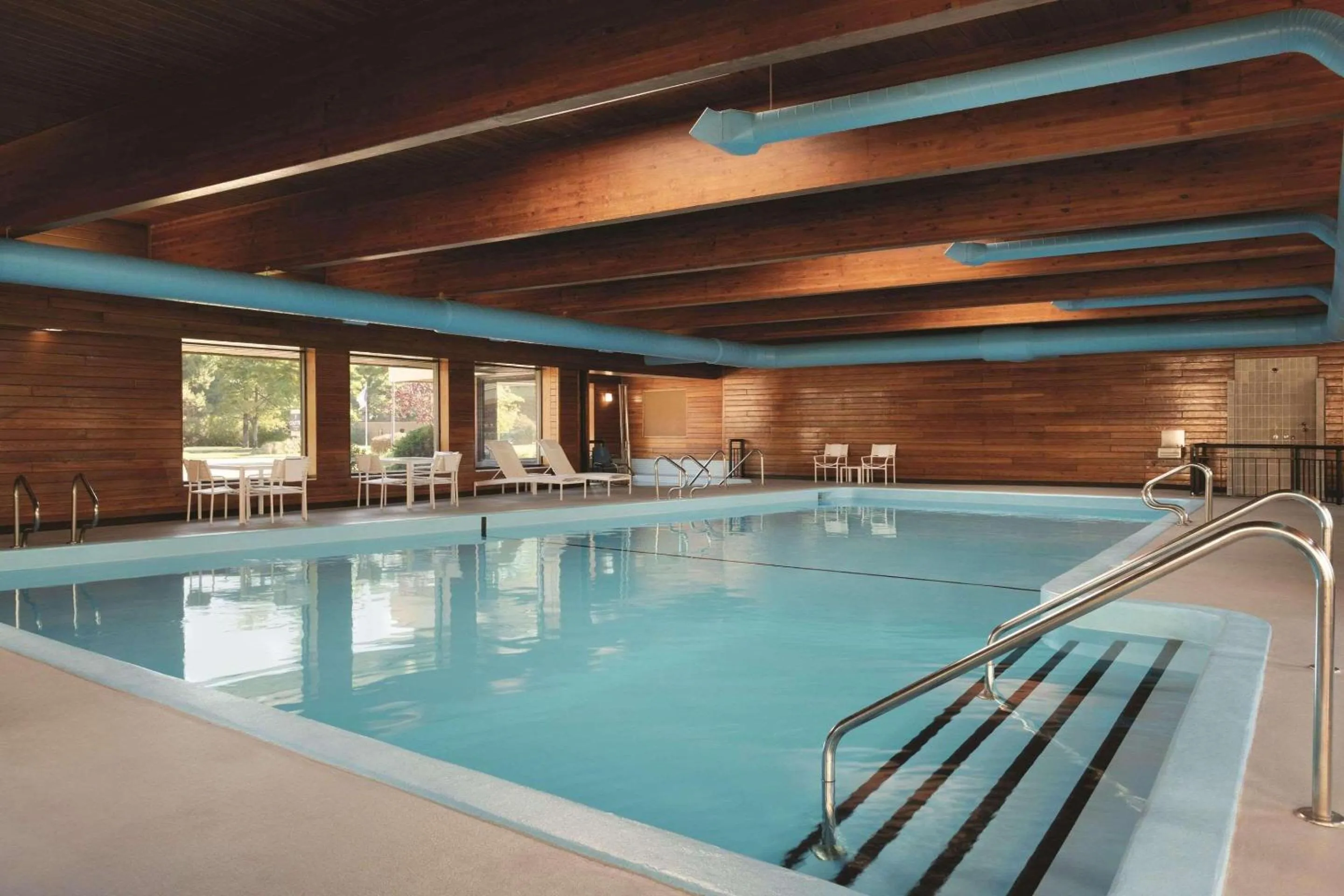 Swimming pool in Country Inn & Suites by Radisson, Traverse City, MI