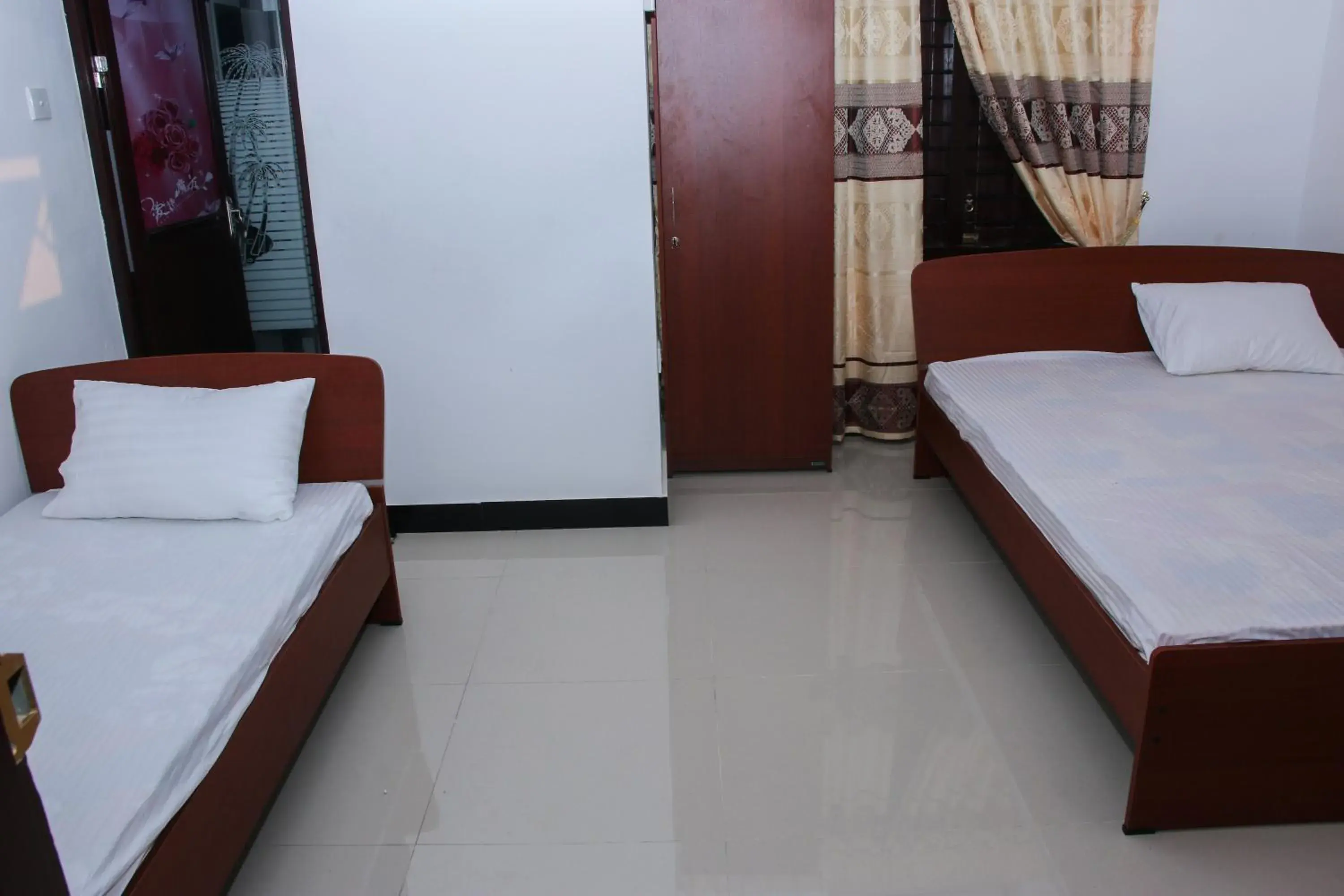 Triple Room with Bathroom in Golden Star Guest House Triple Room with Bathroom in Golden Star Guest House