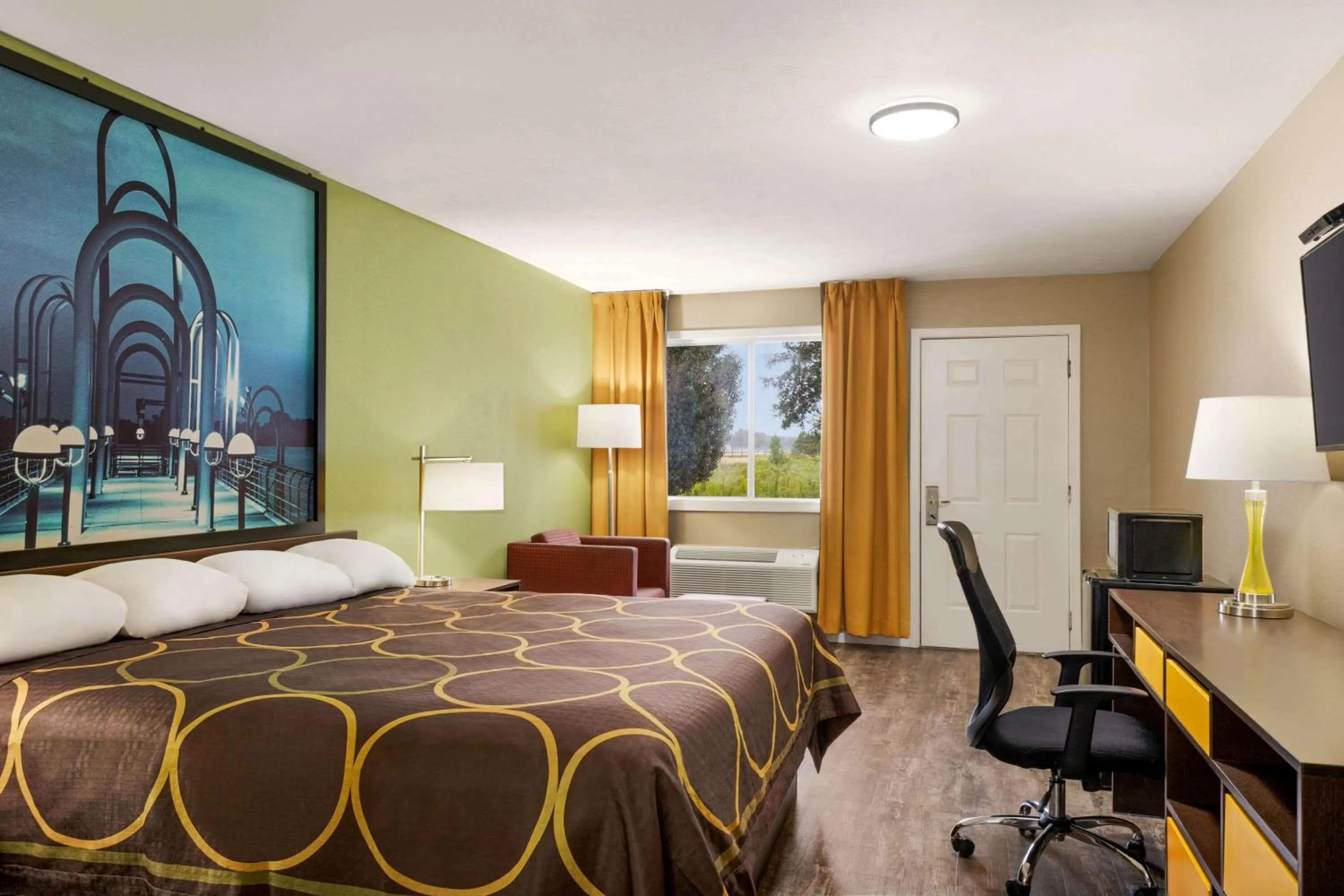 Photo of the whole room, Bed in Super 8 by Wyndham Brookhaven