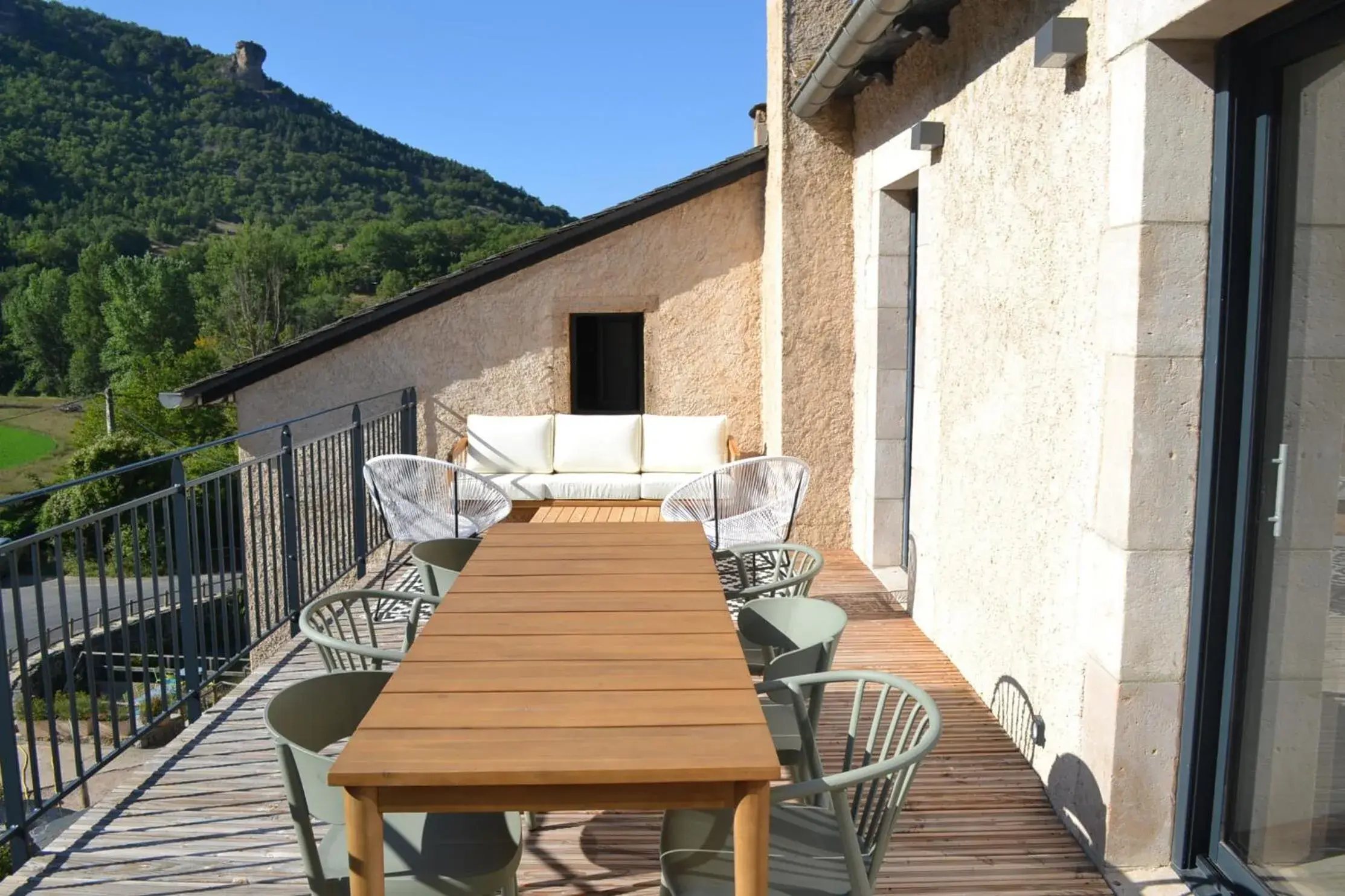 Three-Bedroom Apartment with Mountain View in Camping RCN Val de Cantobre Three-Bedroom Apartment with Mountain View in Camping RCN Val de Cantobre