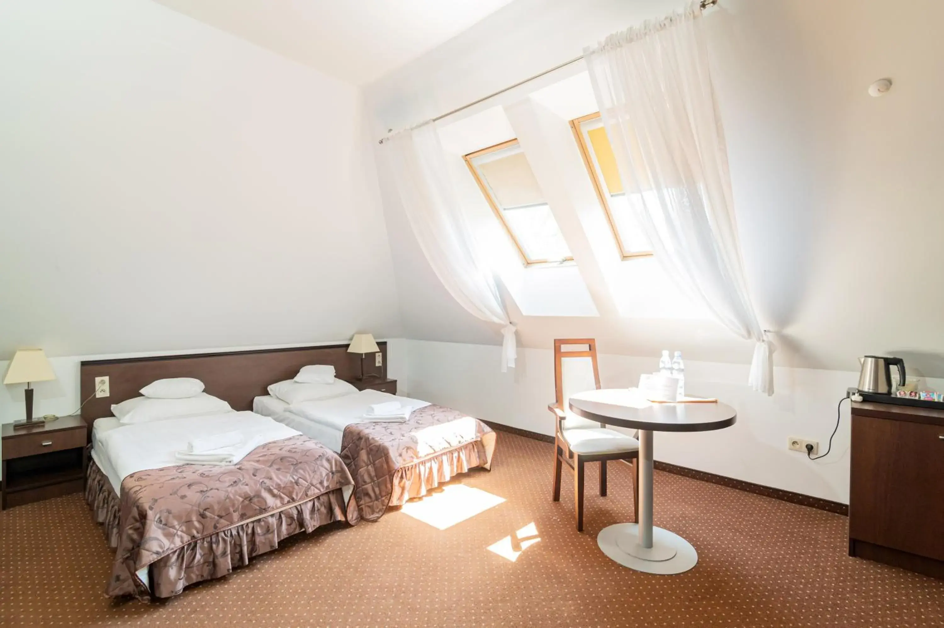 Deluxe Double Room with Bath - single occupancy in Hotel Pod Filarami Deluxe Double Room with Bath - single occupancy in Hotel Pod Filarami
