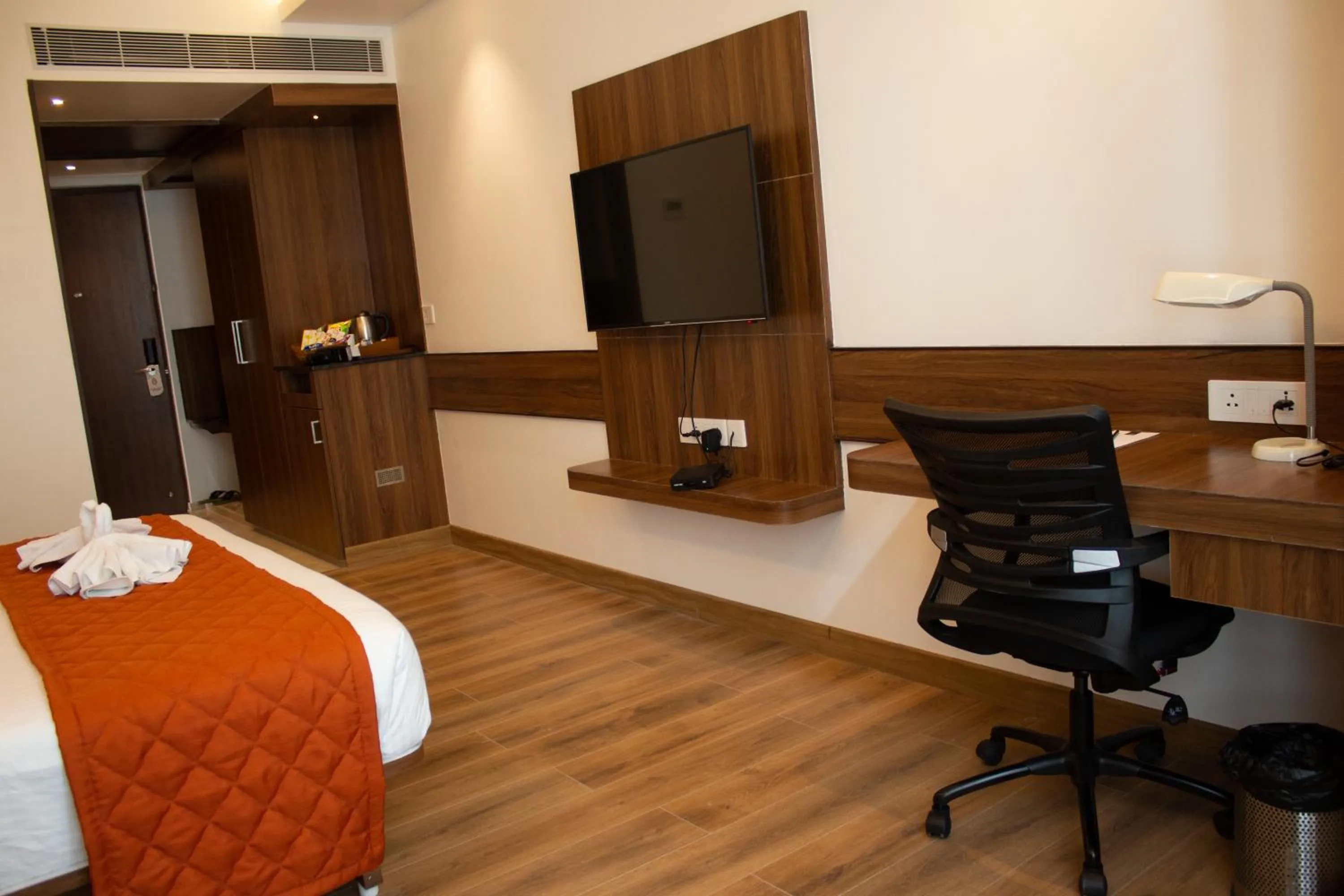 TV and multimedia, Bed in Shivas Galaxy Hotel
