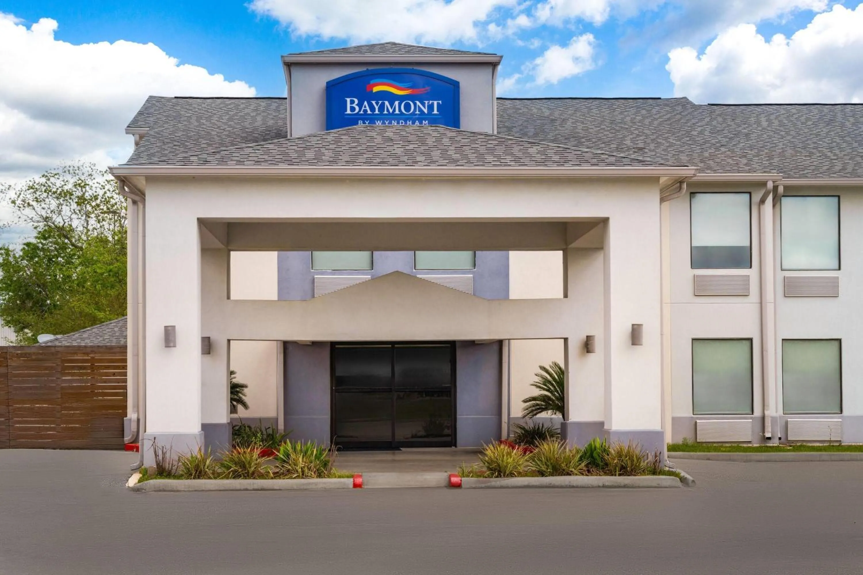 Baymont by Wyndham Iowa Lake Charles