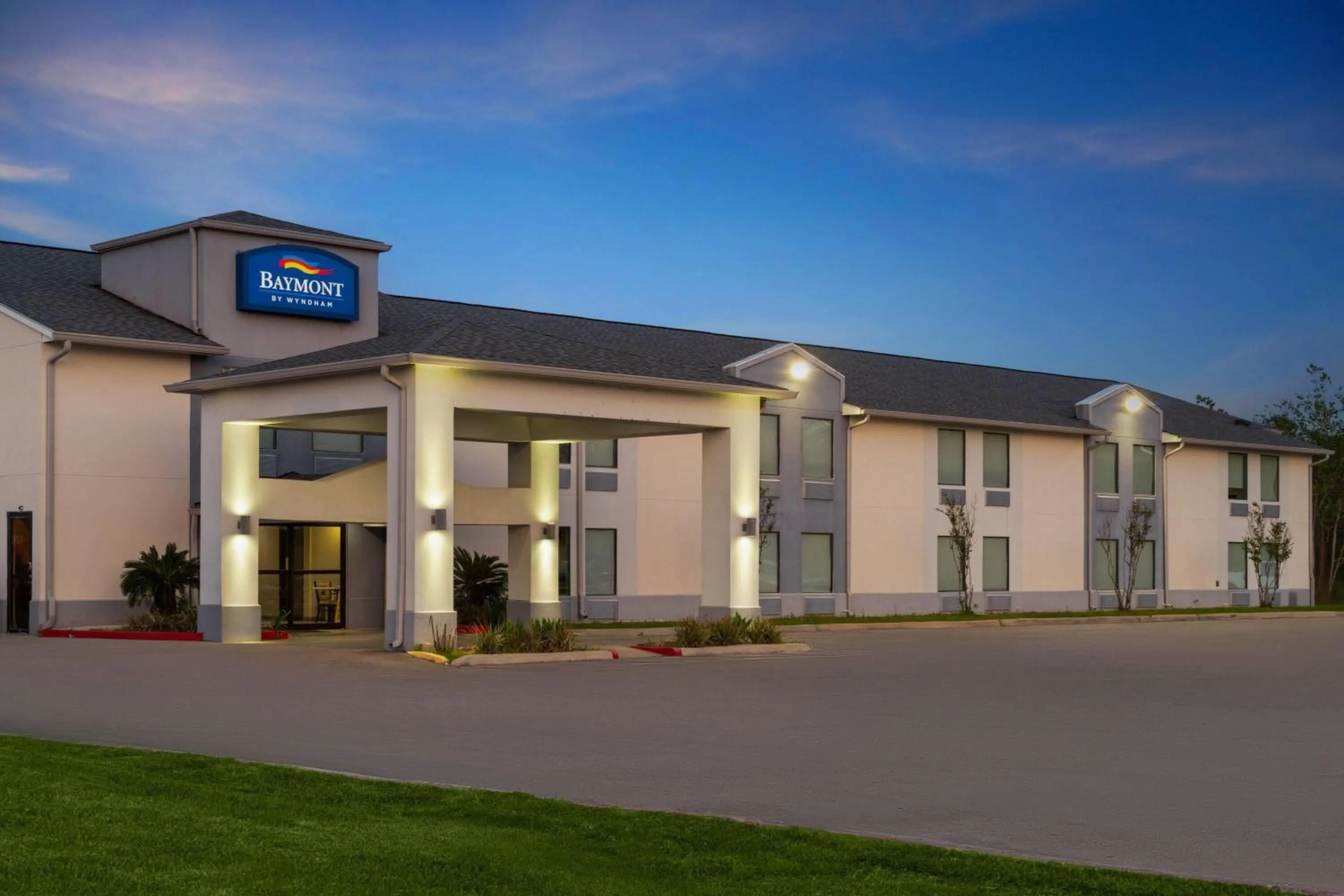 Baymont by Wyndham Iowa Lake Charles