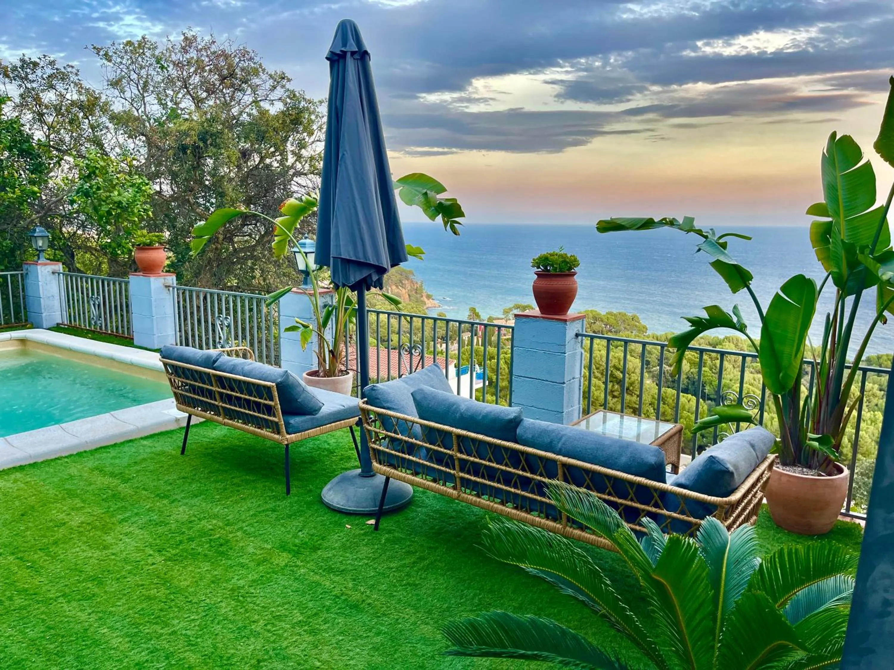 LA CASA BLUE , Mediterranean Boutique-Villa in Santa Cristina Beach