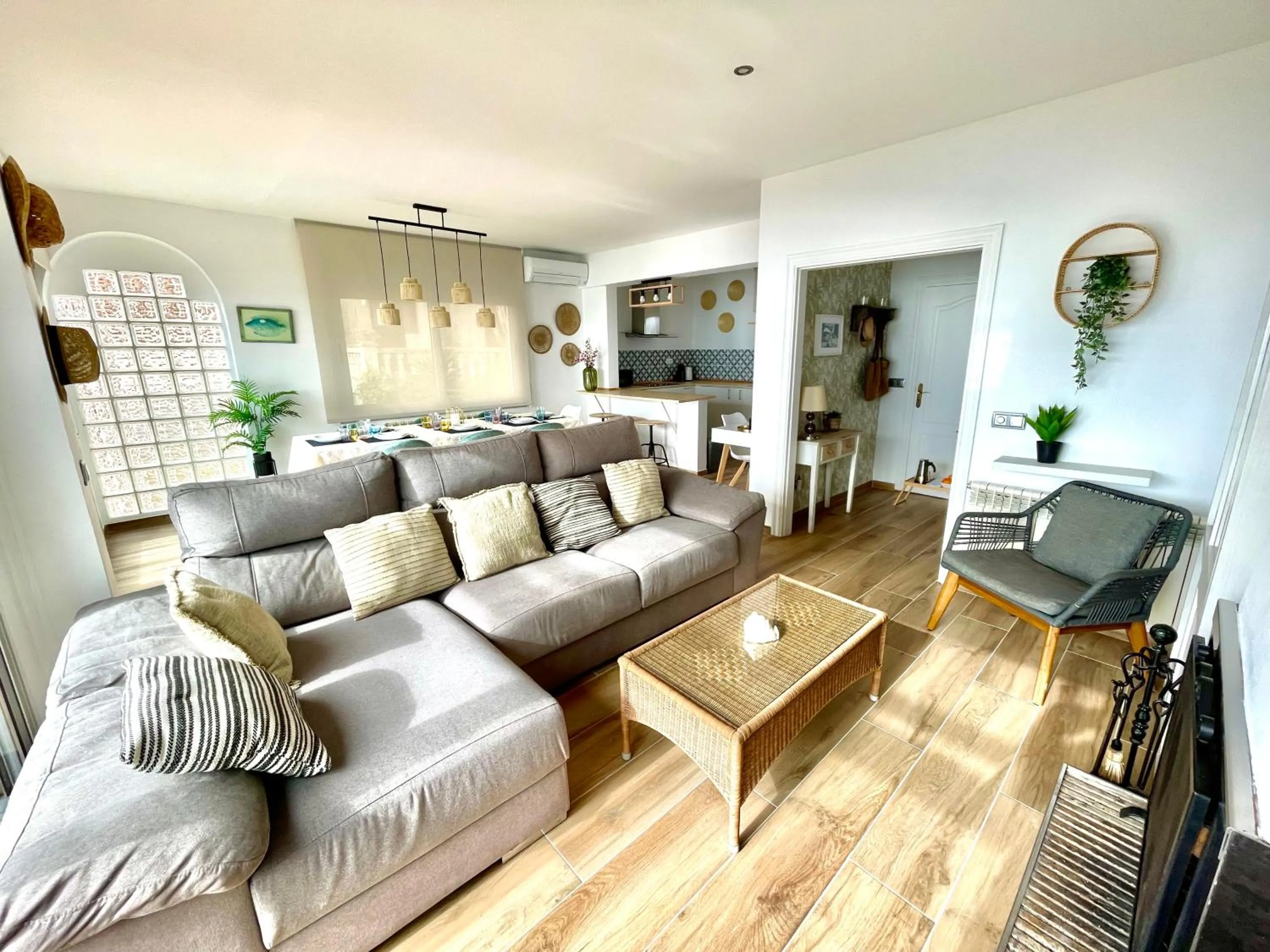 TV and multimedia in LA CASA BLUE , Mediterranean Boutique-Villa in Santa Cristina Beach